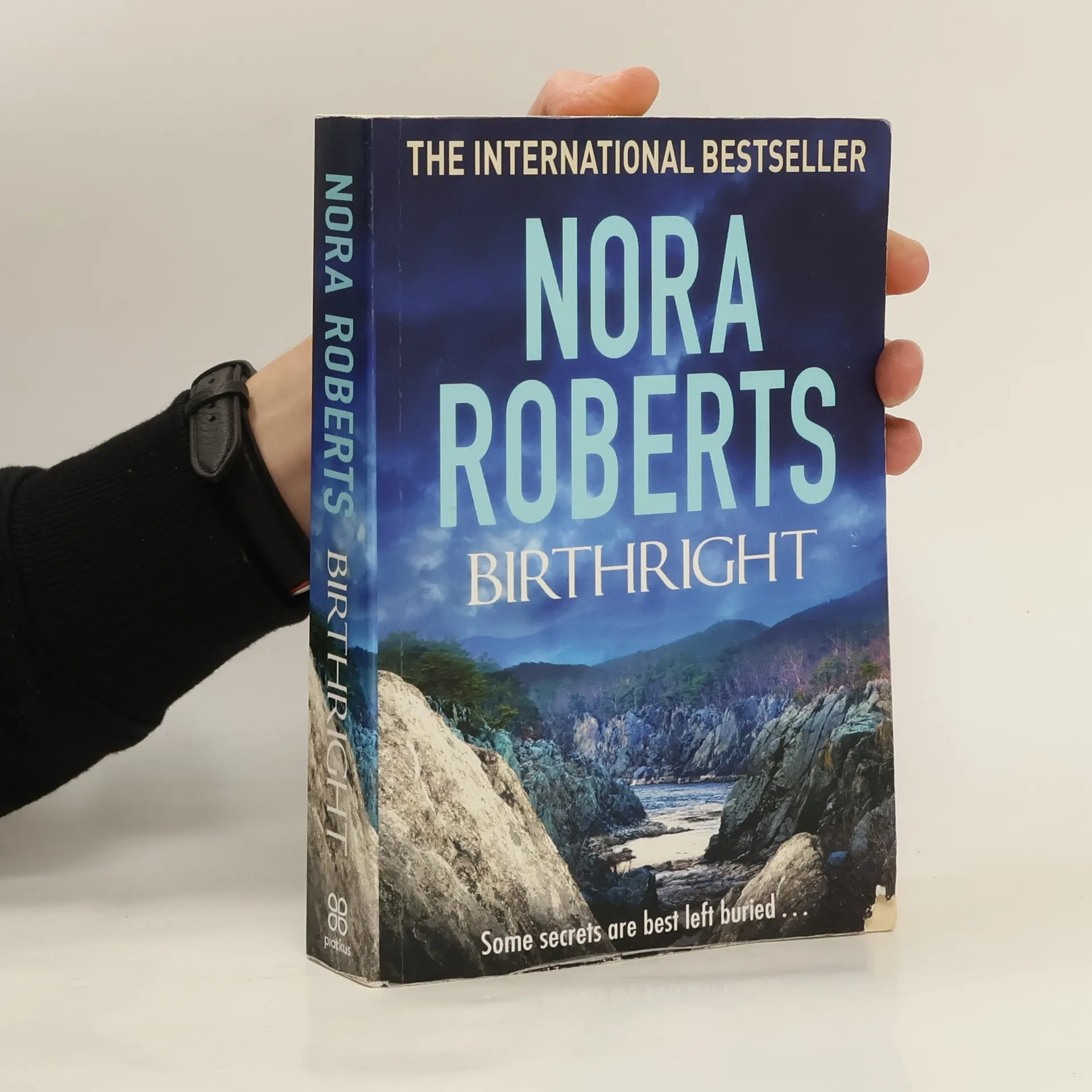 Birthright | Book | Paperback | Nora Roberts | EN