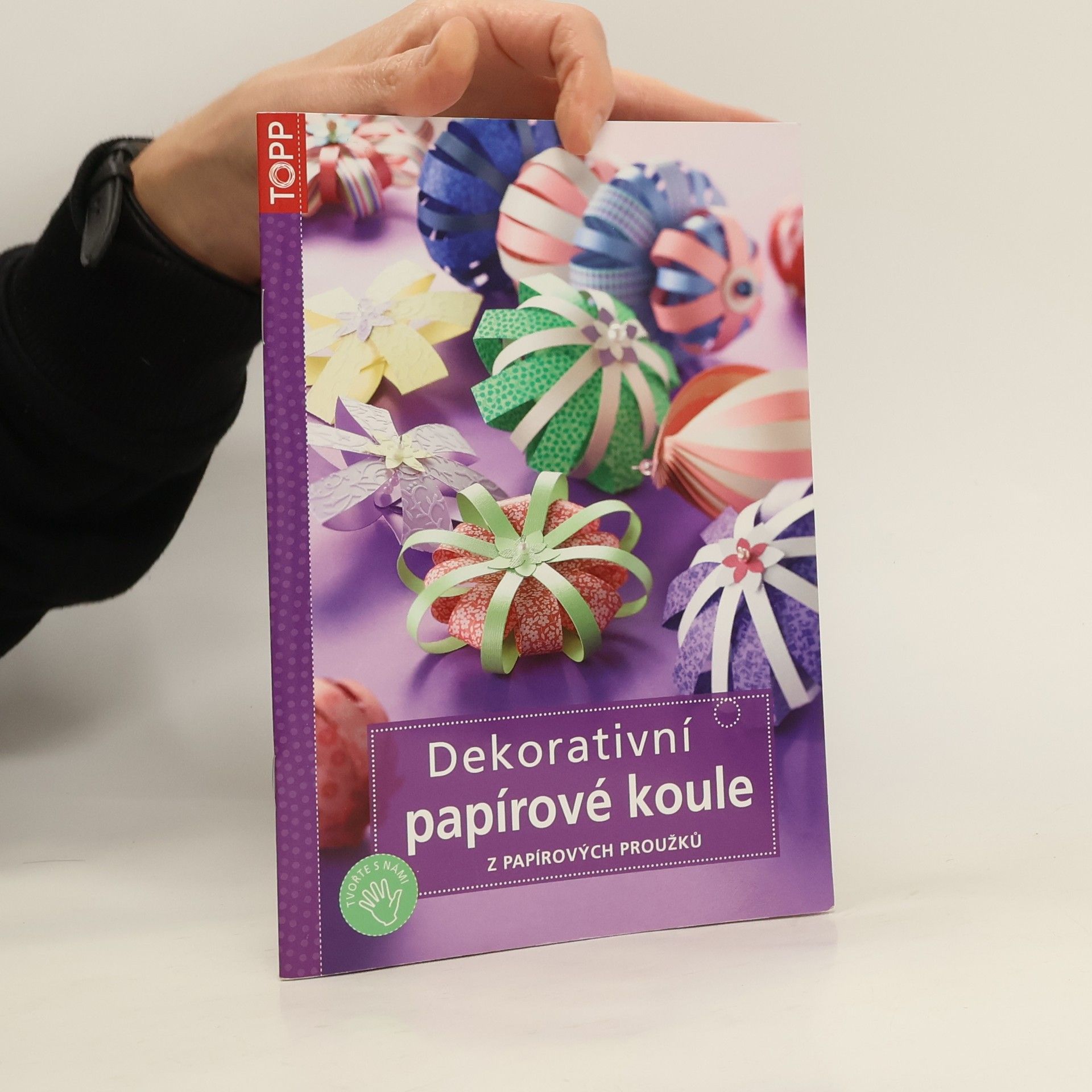 Armin Täubner Dekorativní papírové koule - Dekorace z papírových proužků