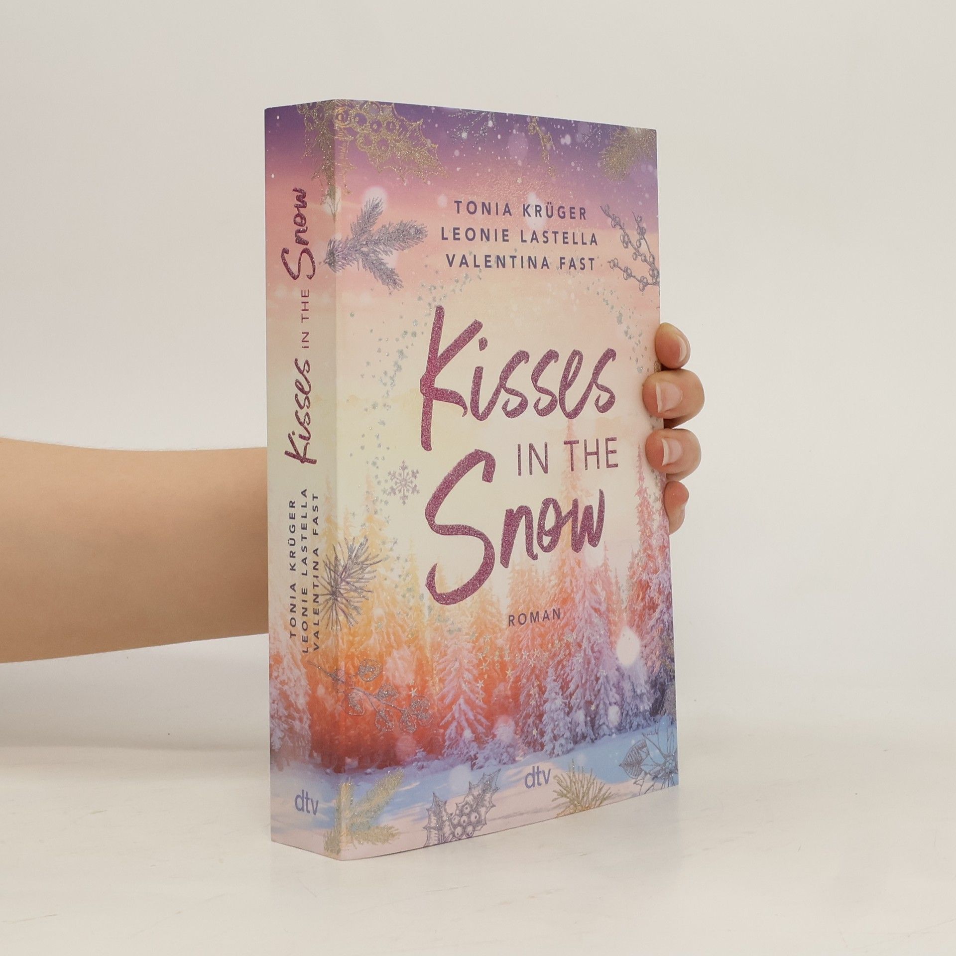 Leonie Lastella Kisses in the Snow