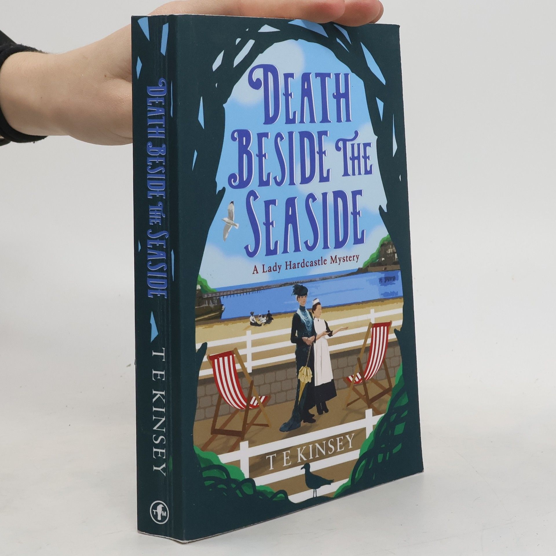 T. E. Kinsey Death Beside the Seaside