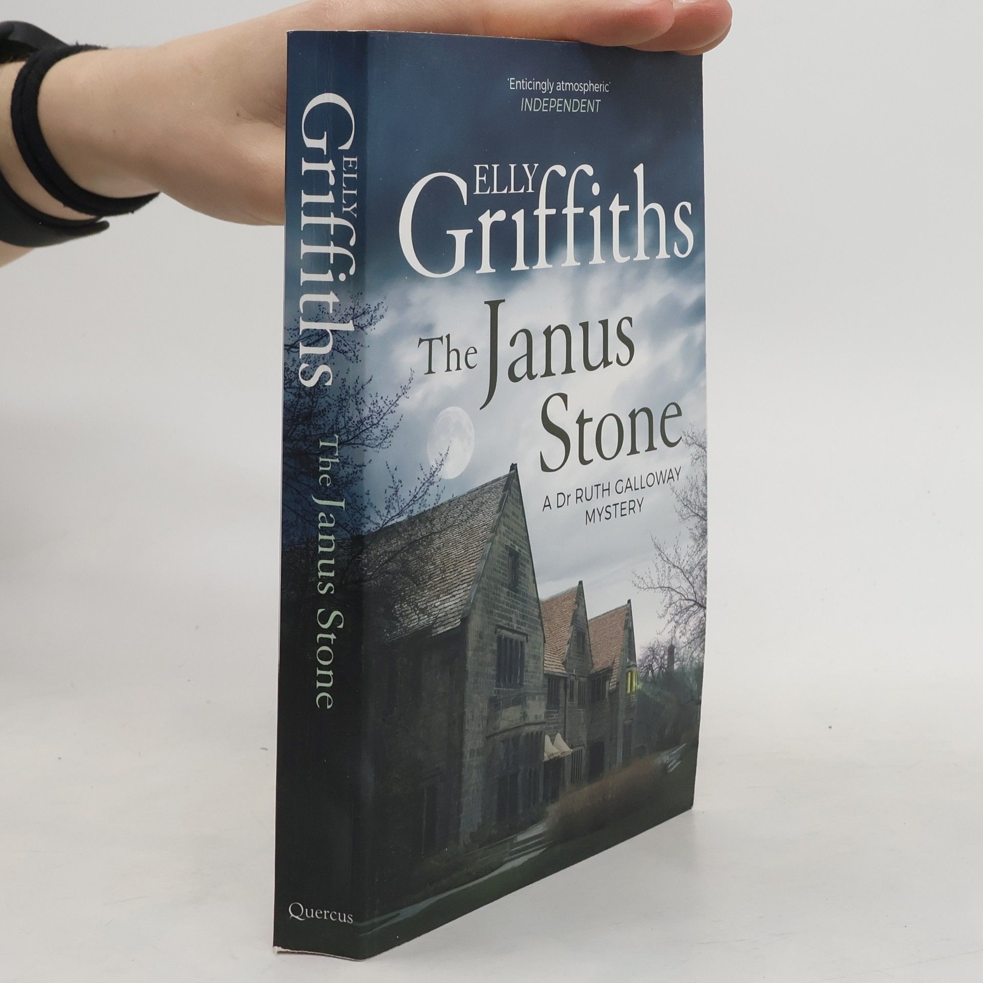 Elly Griffiths The Janus Stone