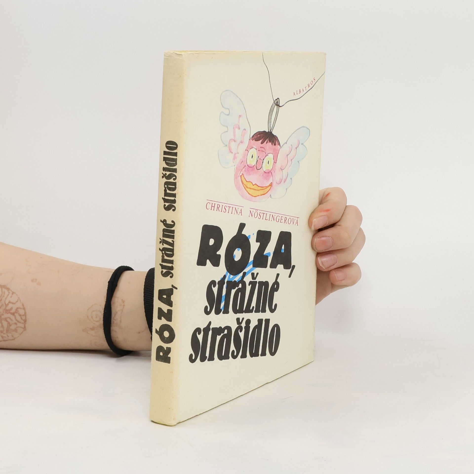 Róza, strážné strašidlo