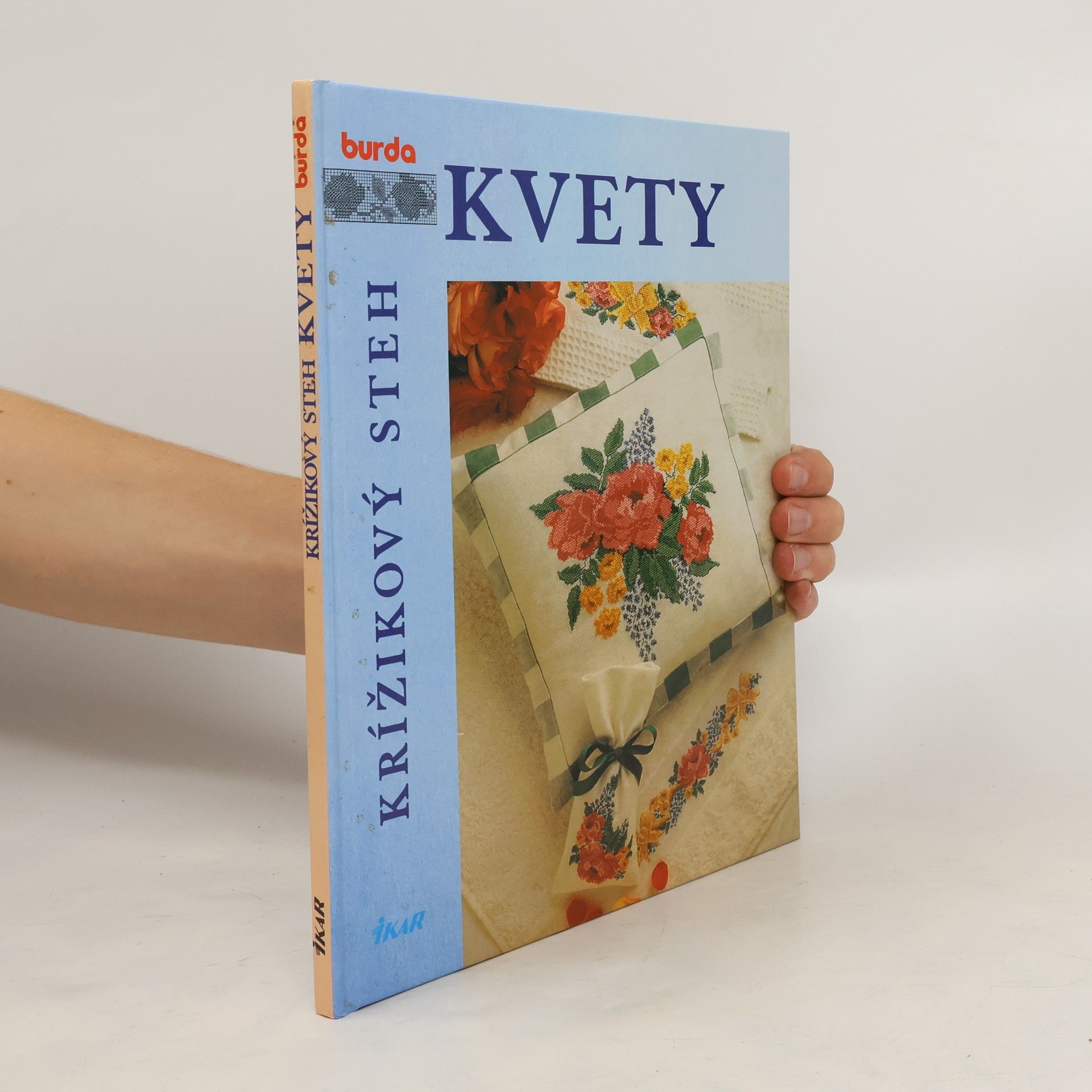 Collectif d'auteurs Krížikový steh. Kvety