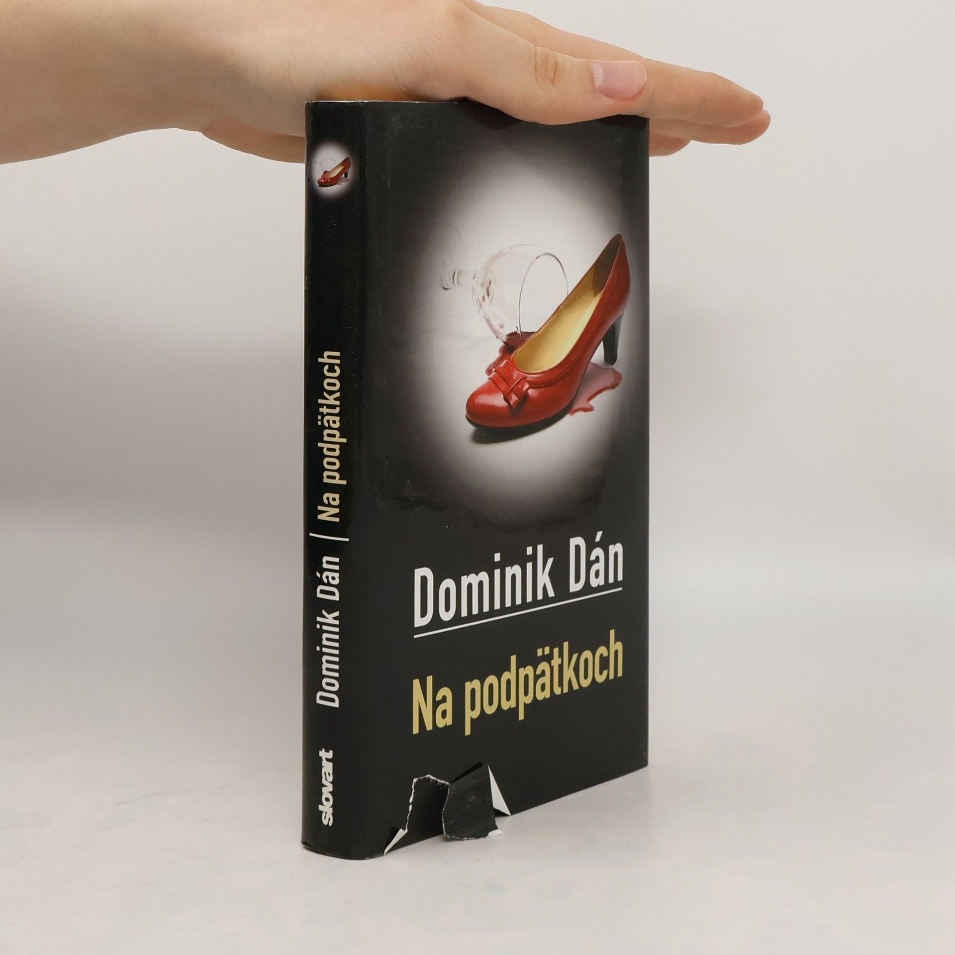 Dominik Dán Na podpätkoch