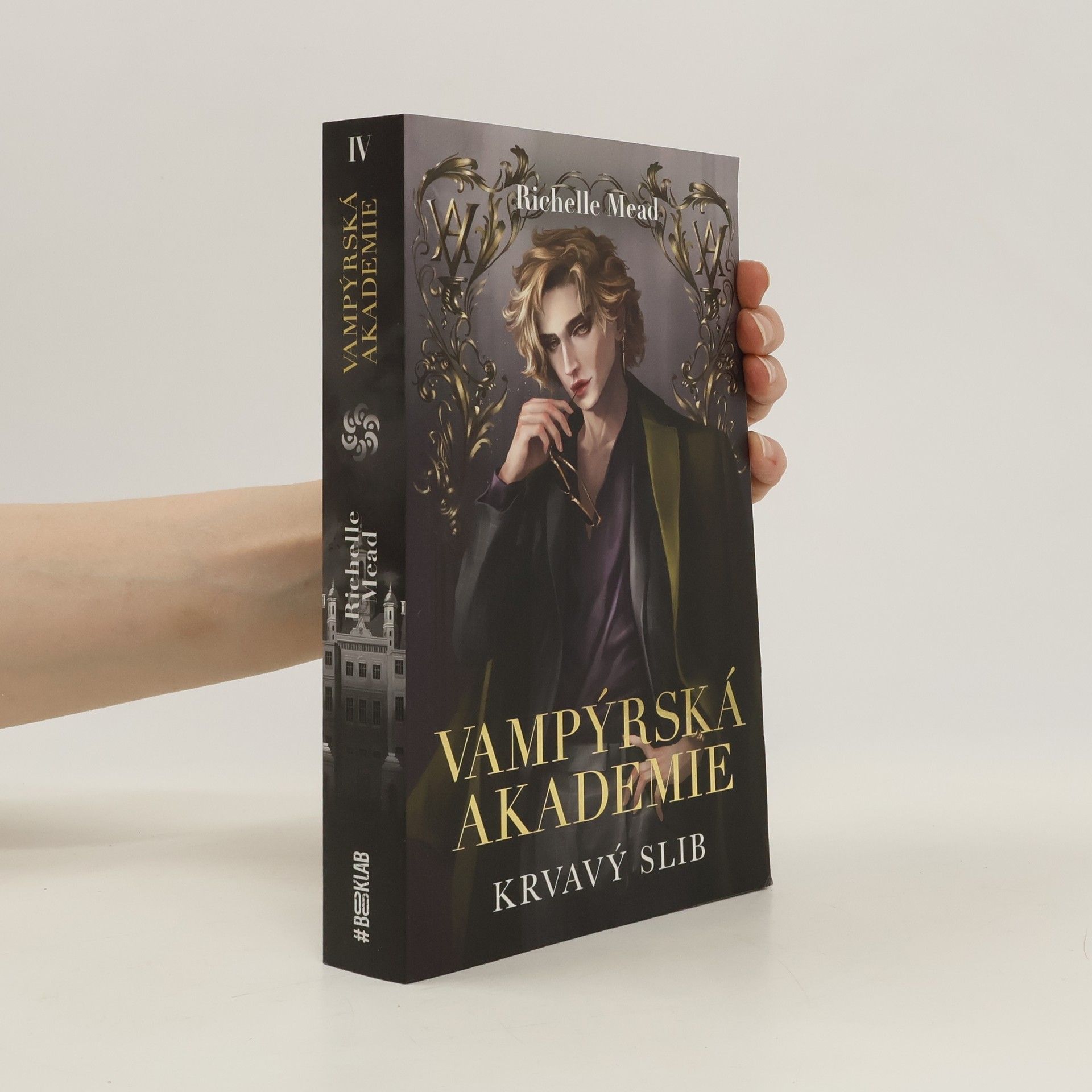 Richelle Mead Vampýrská akademie. Krvavý slib