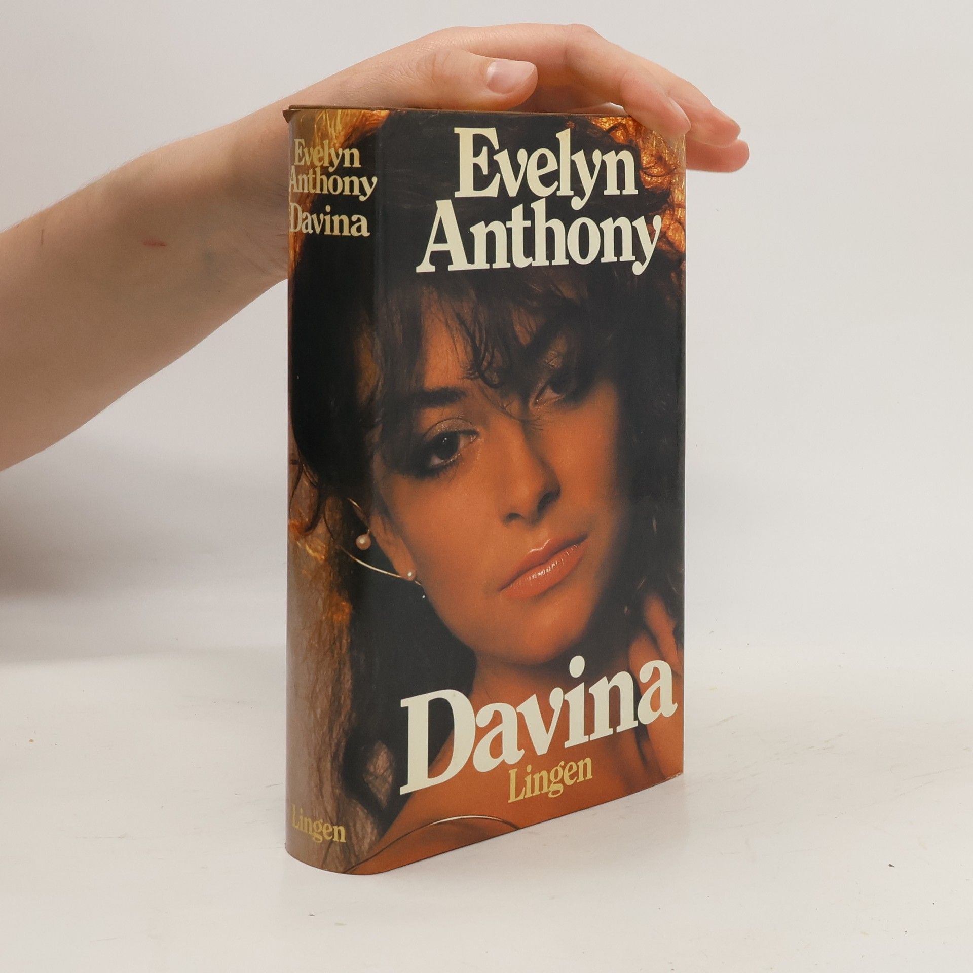 Evelyn Anthony Davina