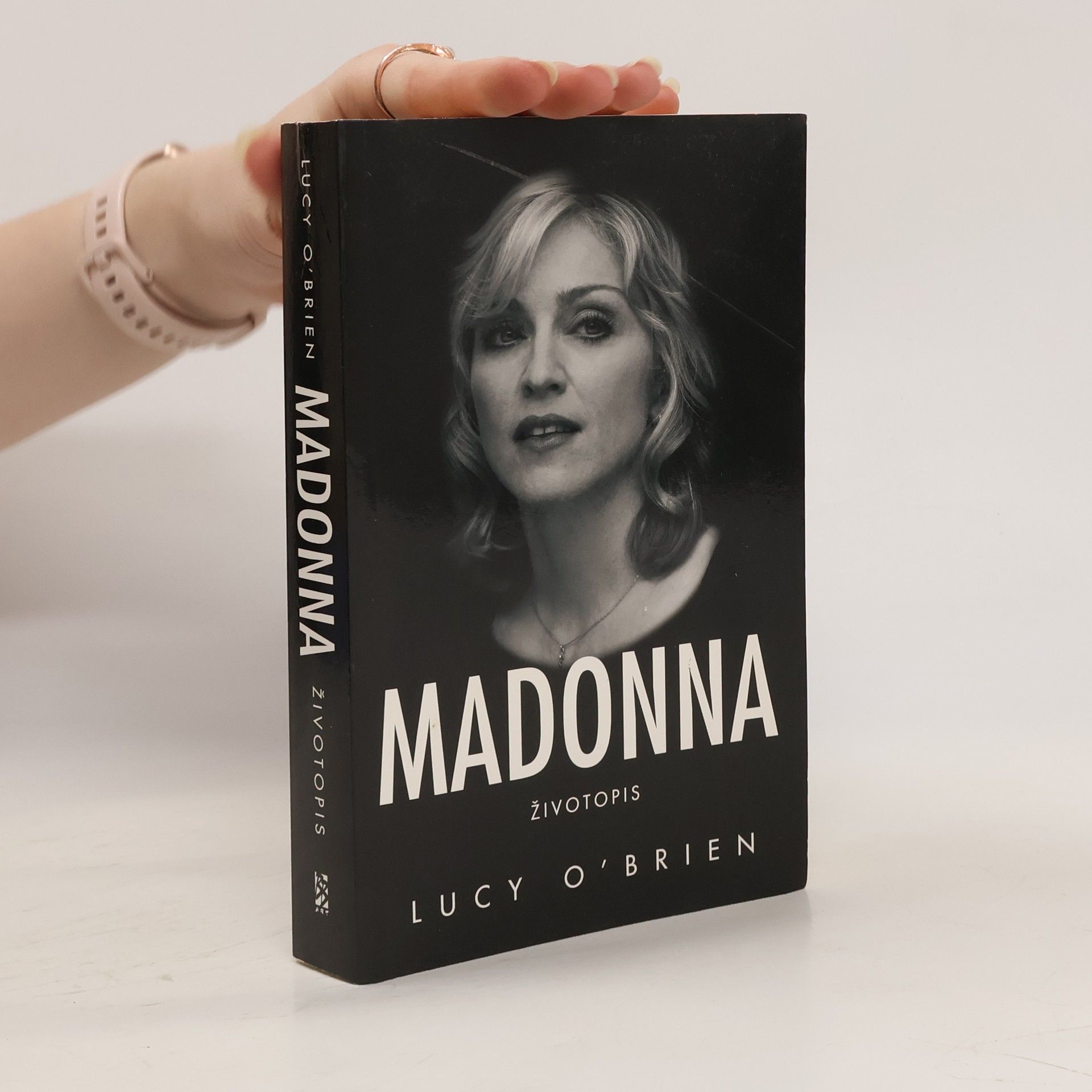Lucy OBrien Madonna : životopis