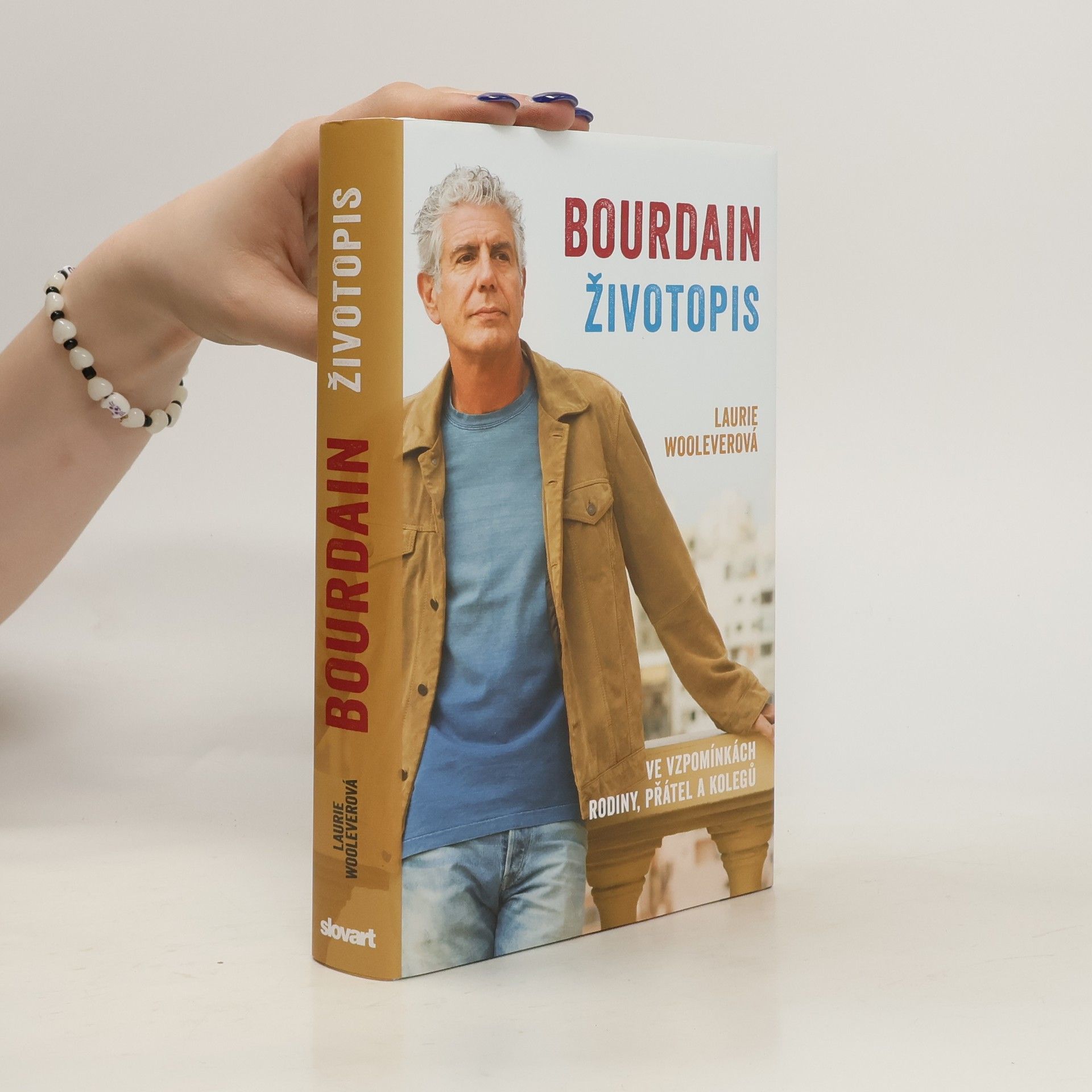 Laurie Woolever Bourdain : životopis