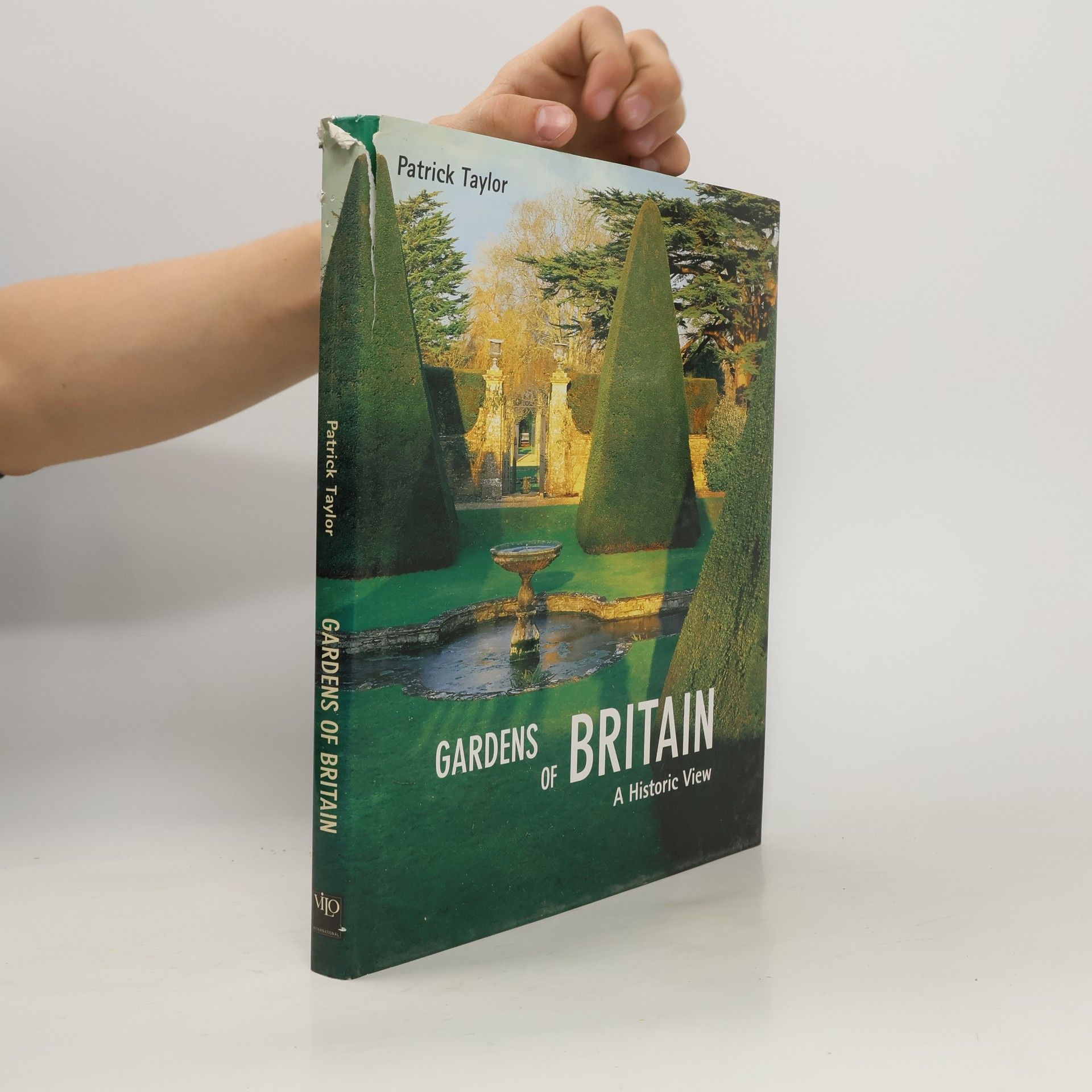 Patrick Taylor Gardens of Britain