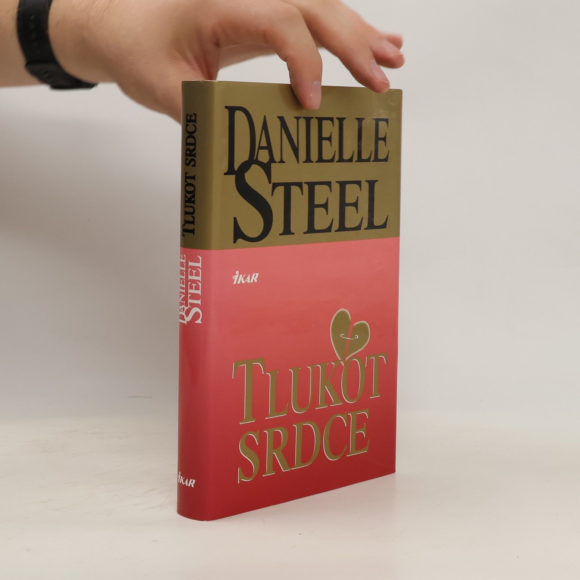 Danielle Steel Tlukot srdce