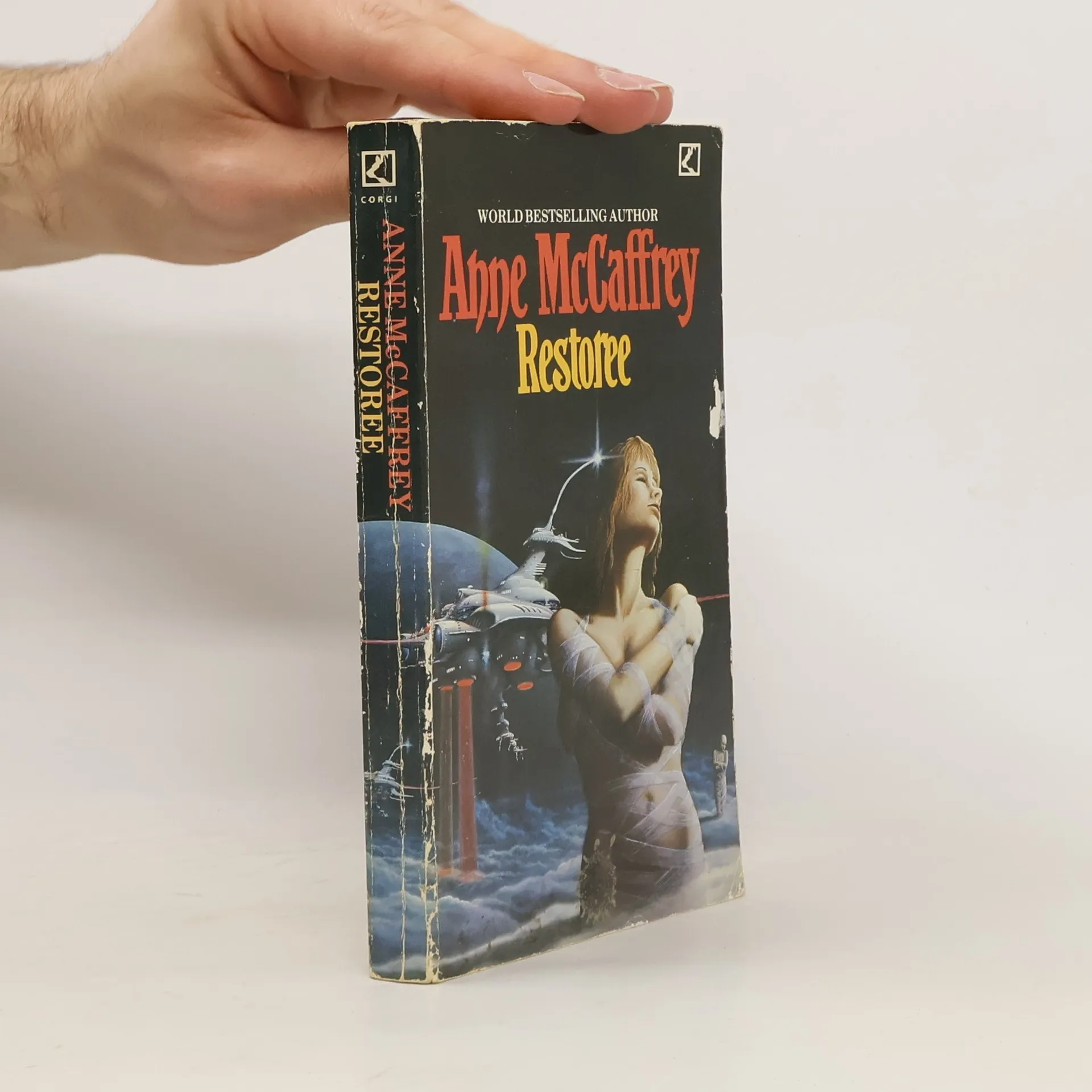 Restoree | Book | Paperback | Anne Mac Caffrey | EN