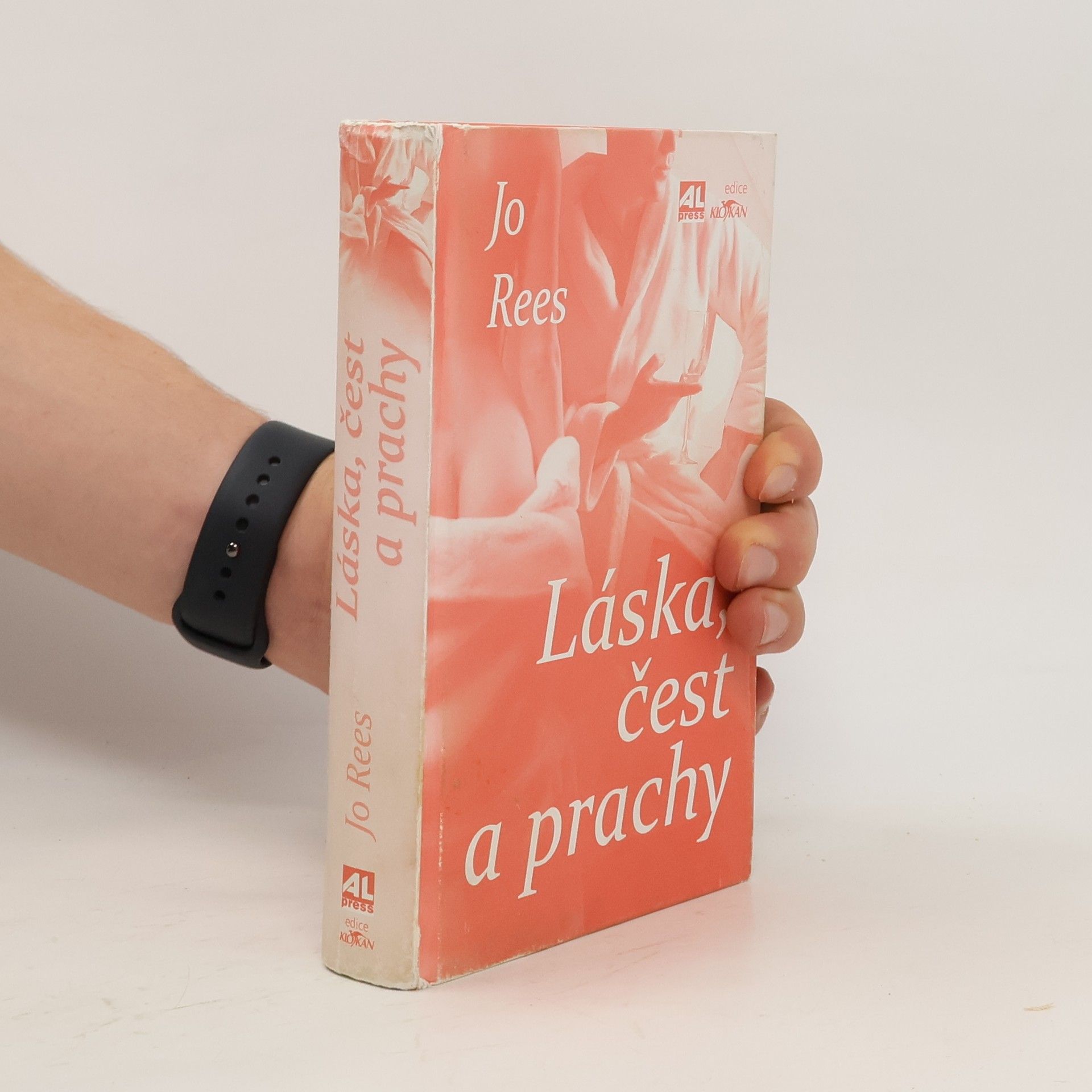 Josie Lloyd Láska, čest a prachy