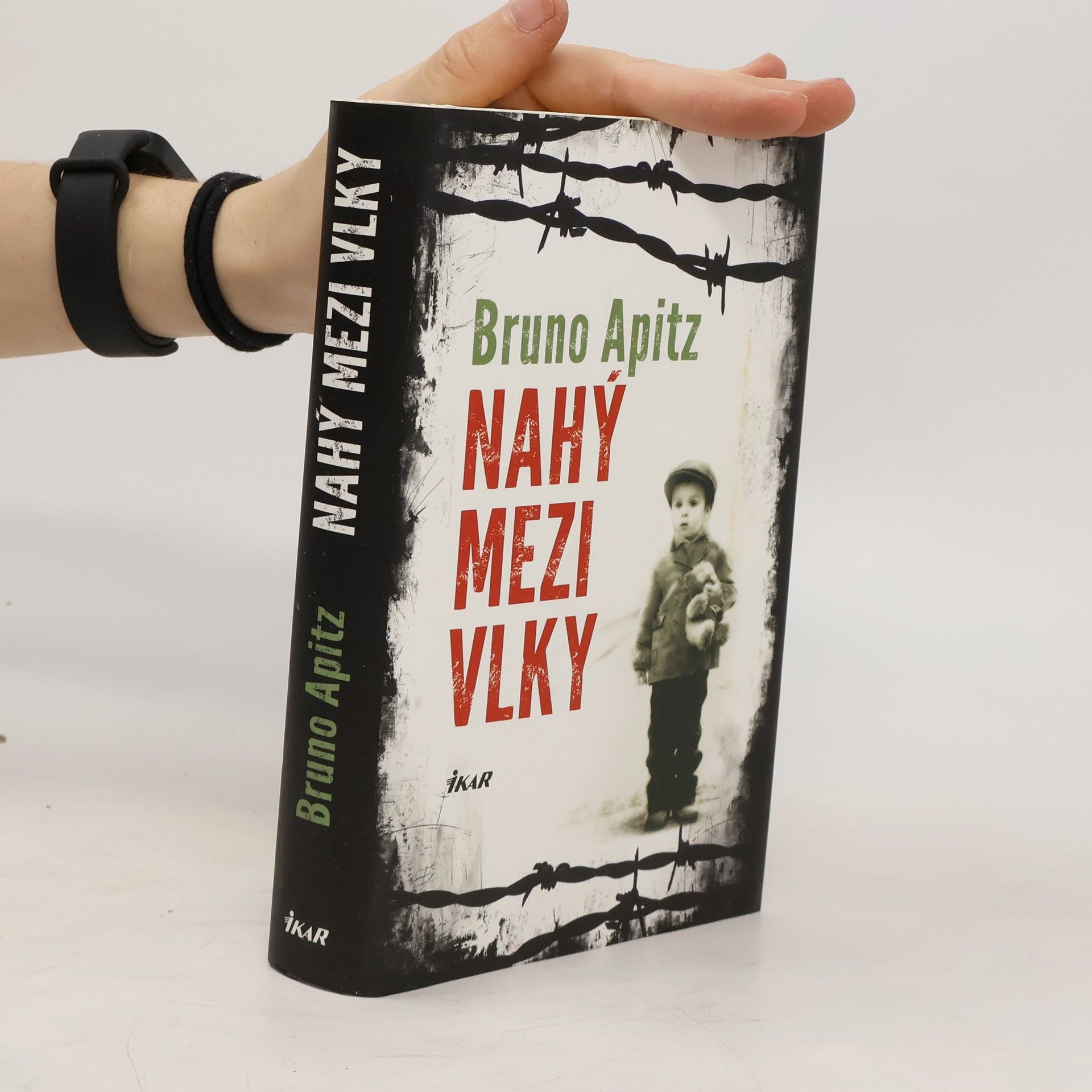 Bruno Apitz Nahý mezi vlky