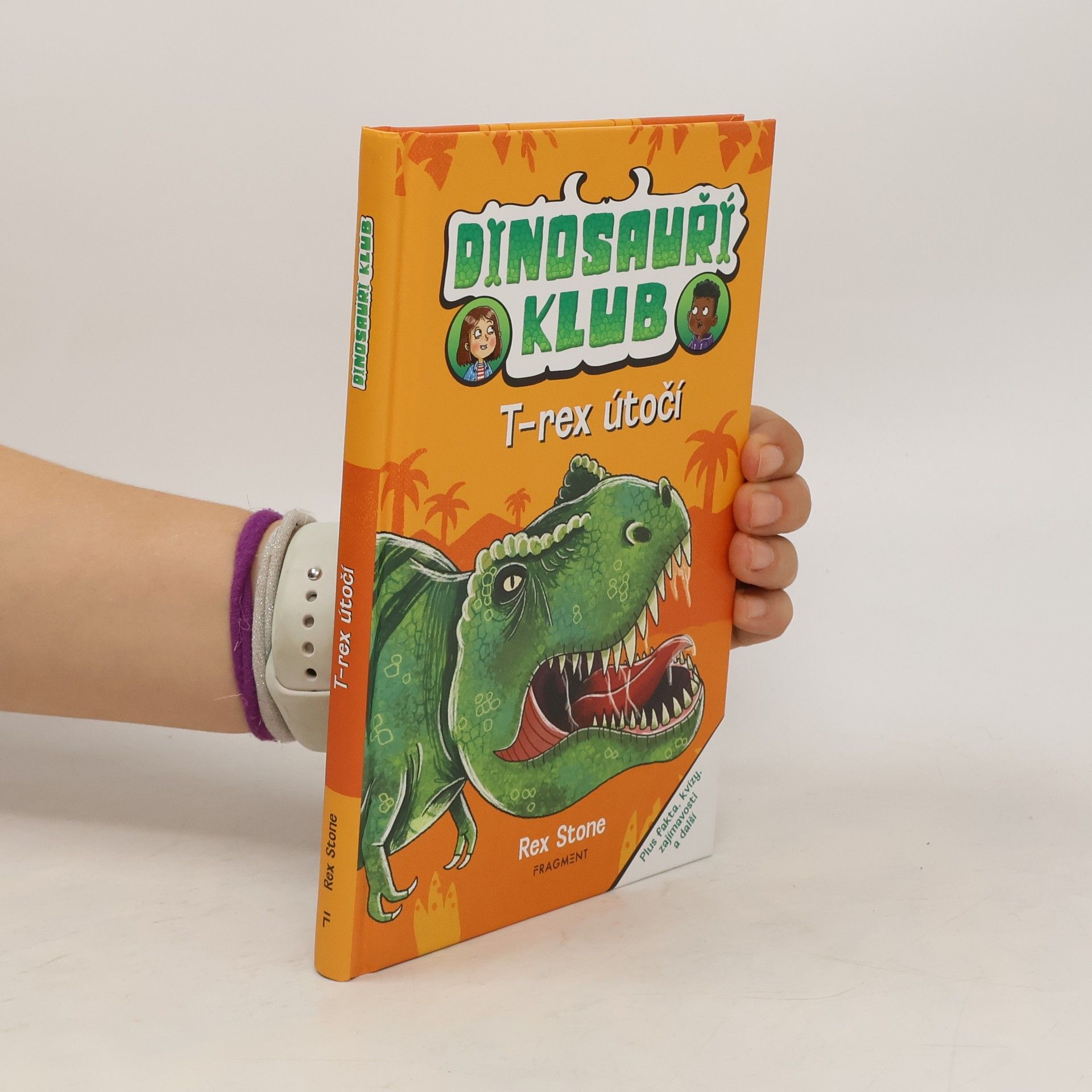 Hayley Daze T-rex útočí