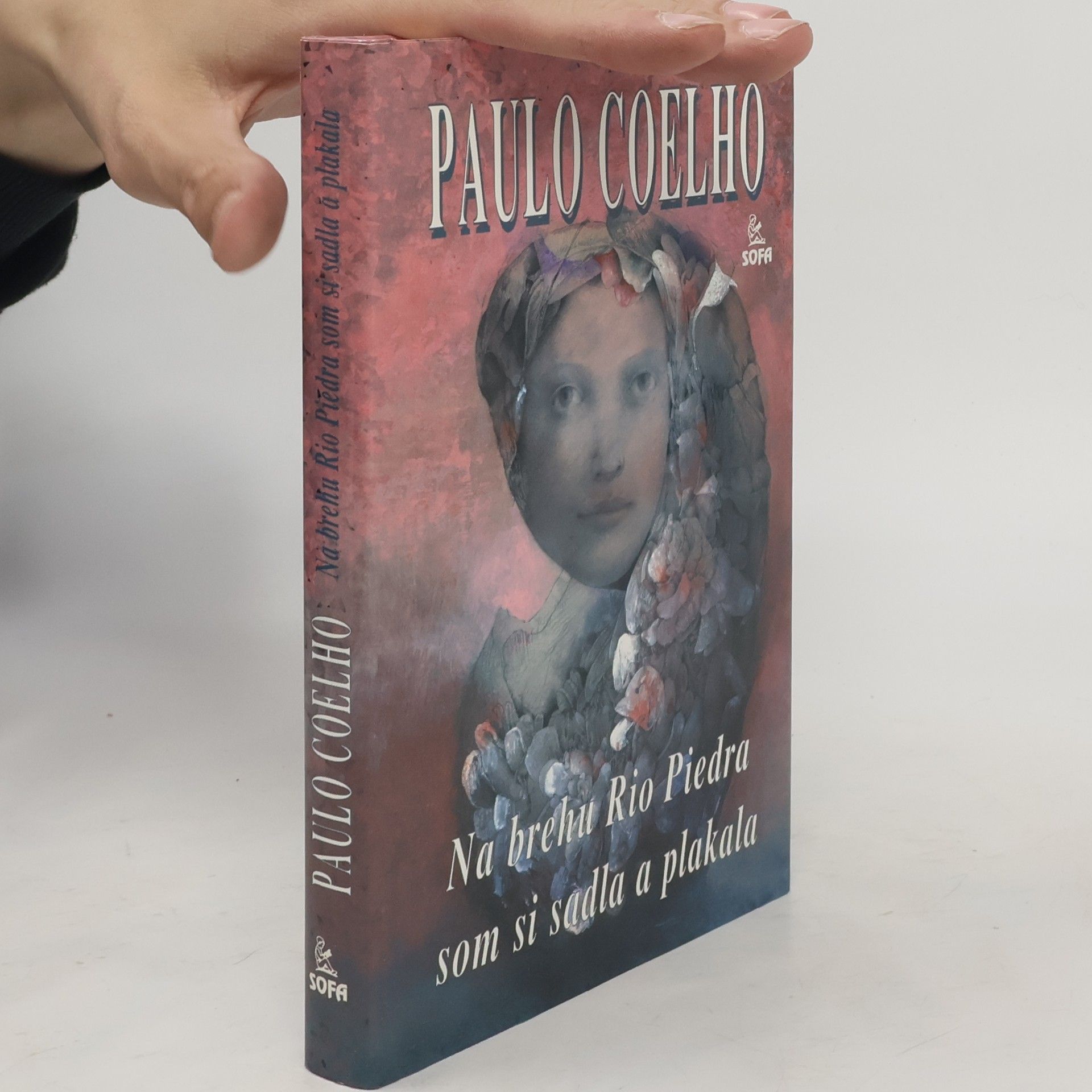 Paulo Coelho Na brehu Rio Piedra som si sadla a plakala