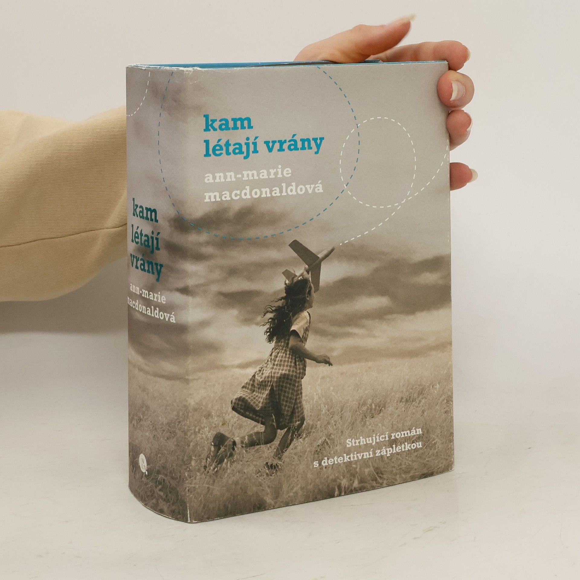 Ann-Marie MacDonald Kam létají vrány