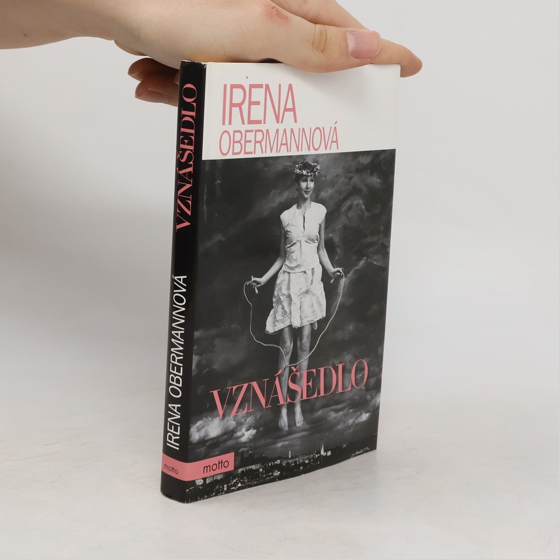 Irena Obermannová Vznášedlo