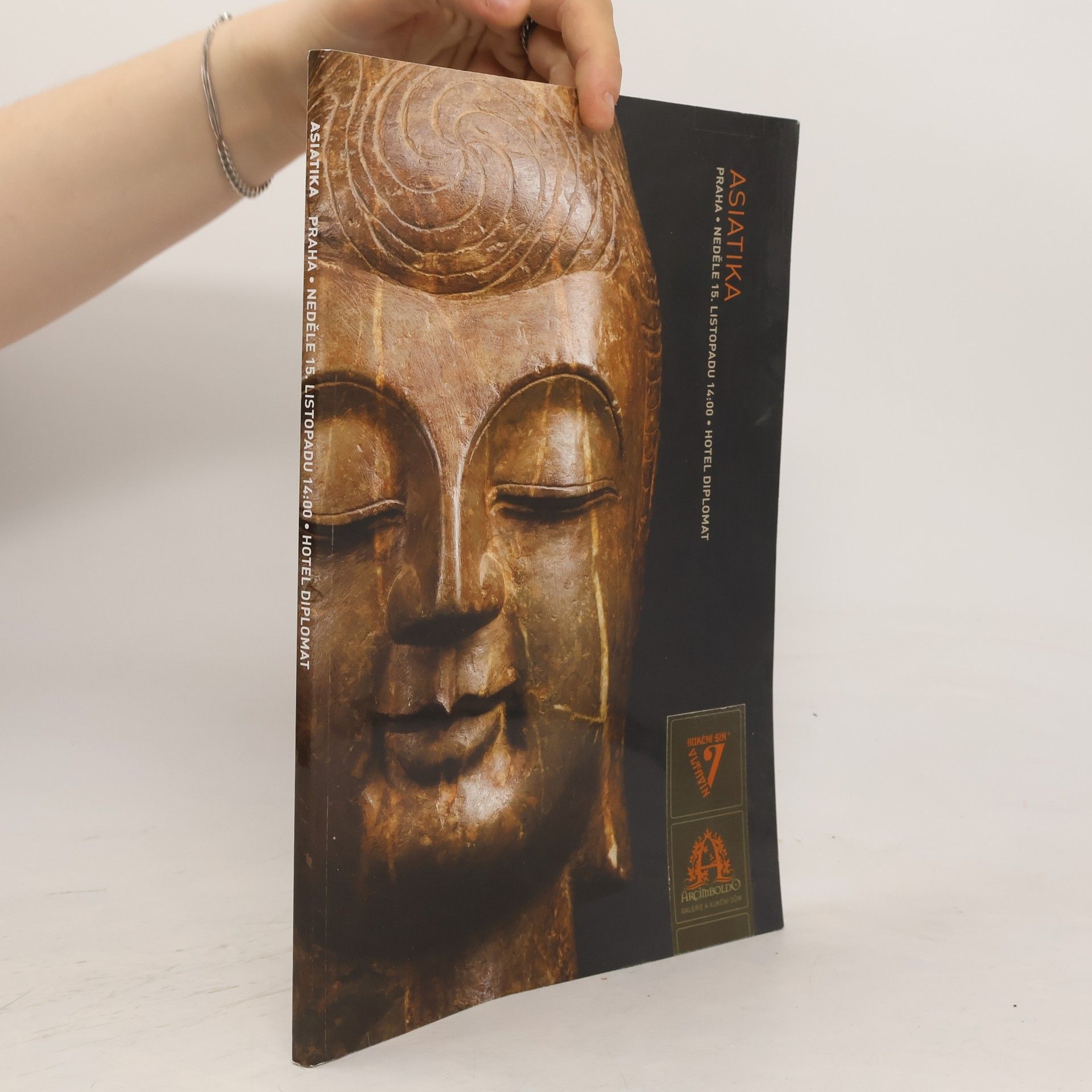 AA.VV. Asiatika. Praha Neděle 15. listopadu