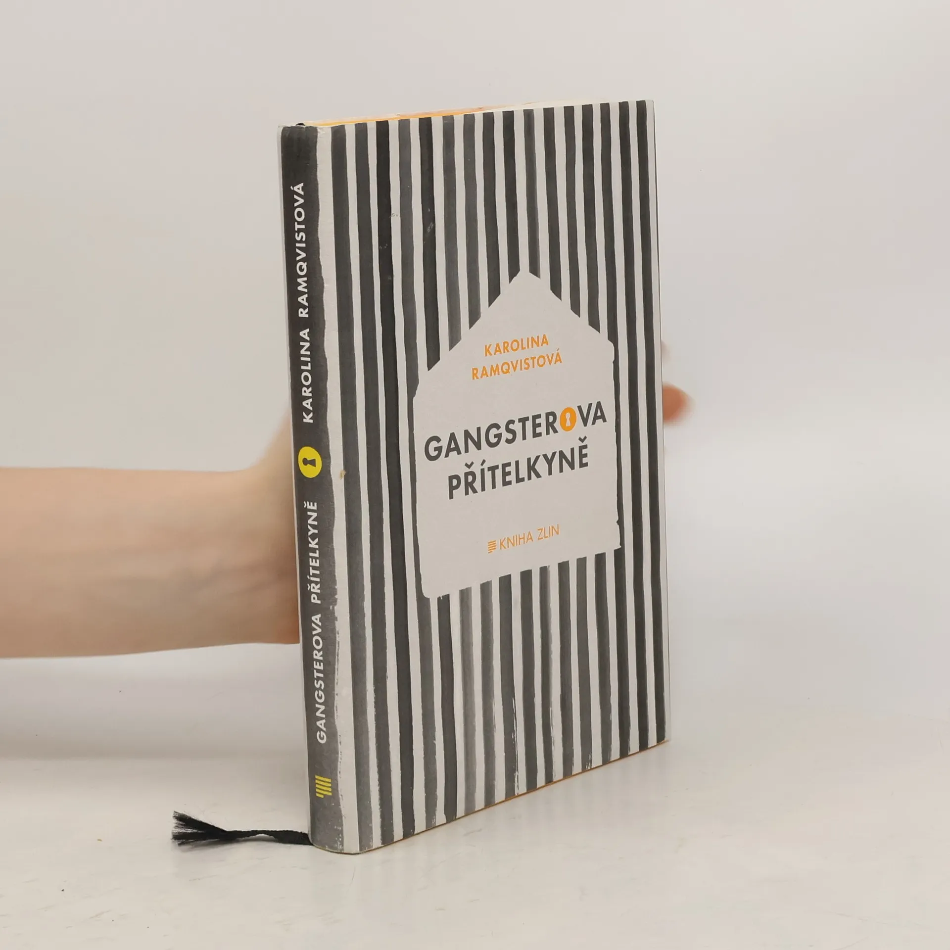 Gangsterova přítelkyně | Kniha | pevná | Karolina Ramqvist | CS