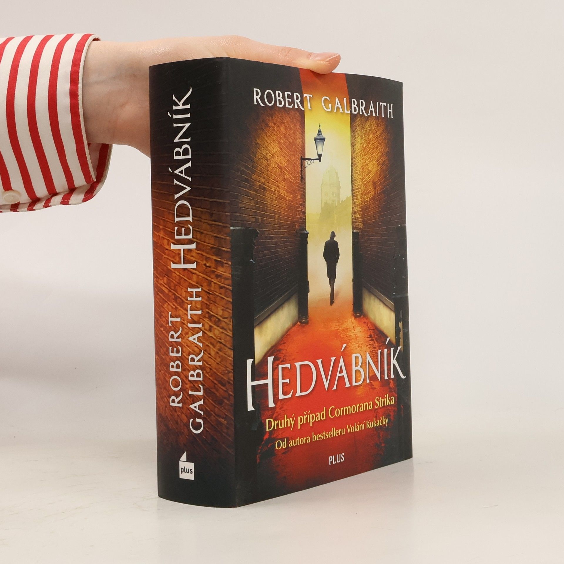 Joanne K. Rowlingová Hedvábník