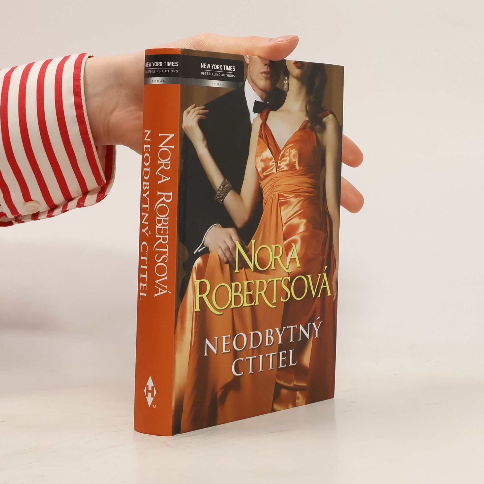 Nora Roberts Neodbytný ctitel