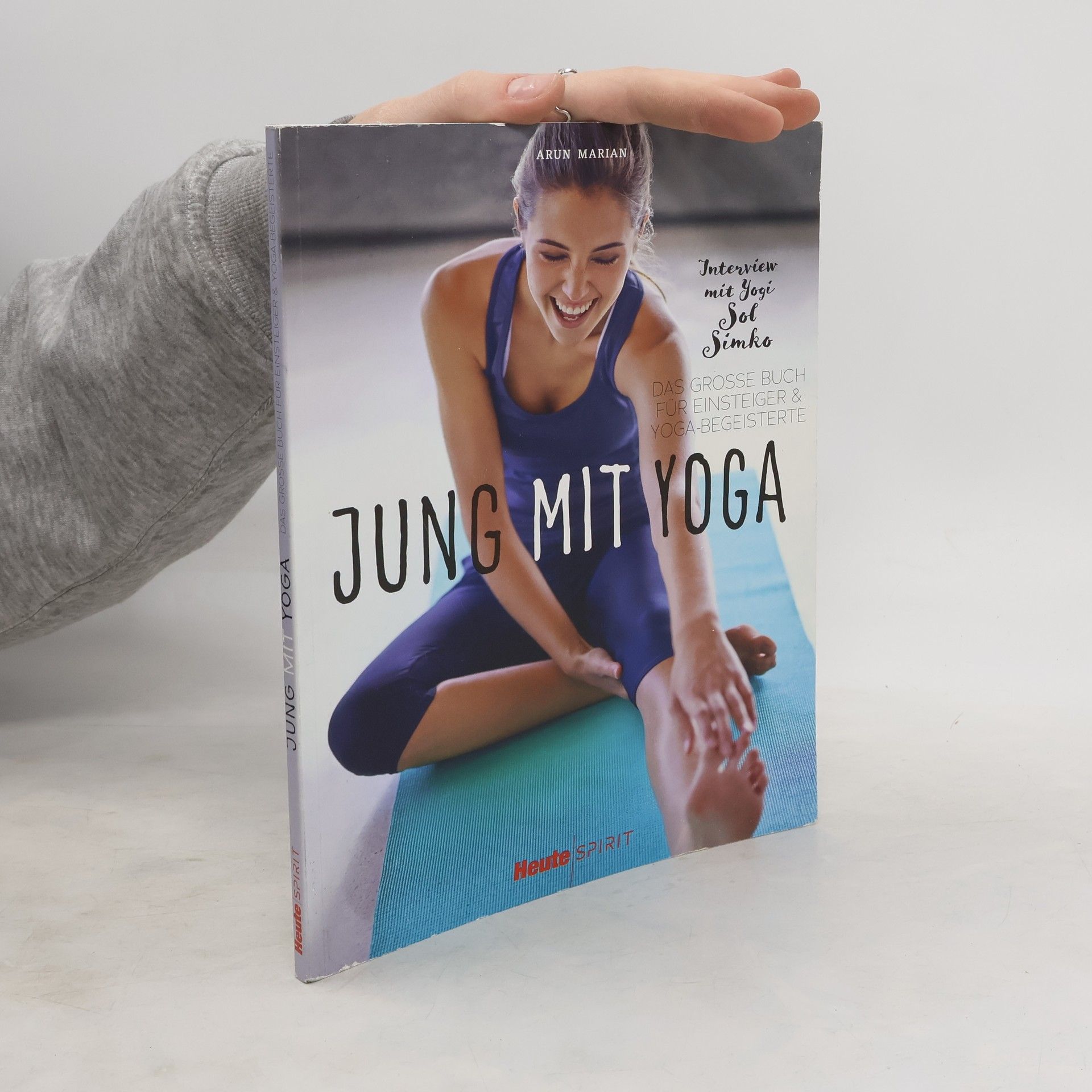 Arun Marian Jung mit Yoga