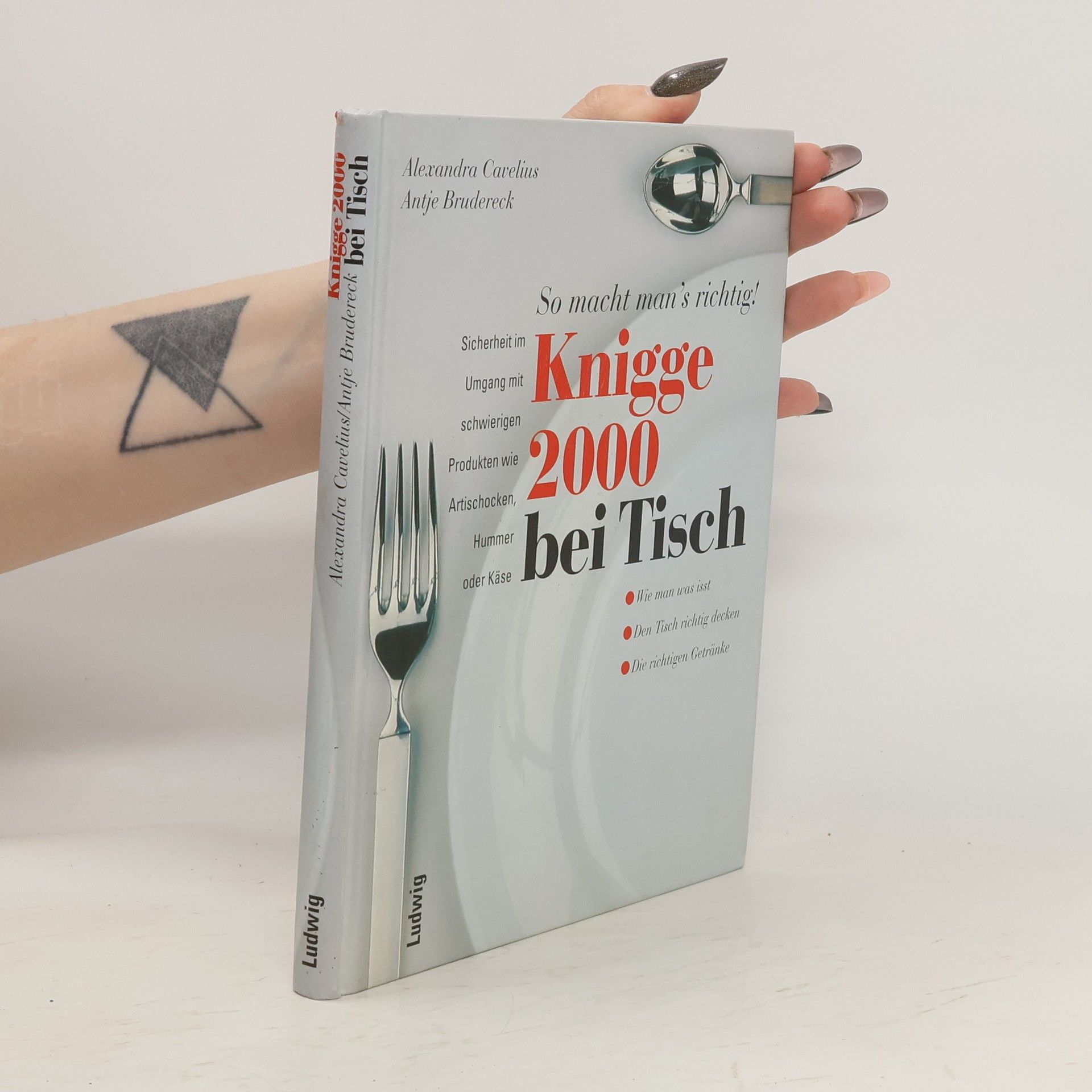 Alexandra Cavelius Knigge 2000 bei Tisch