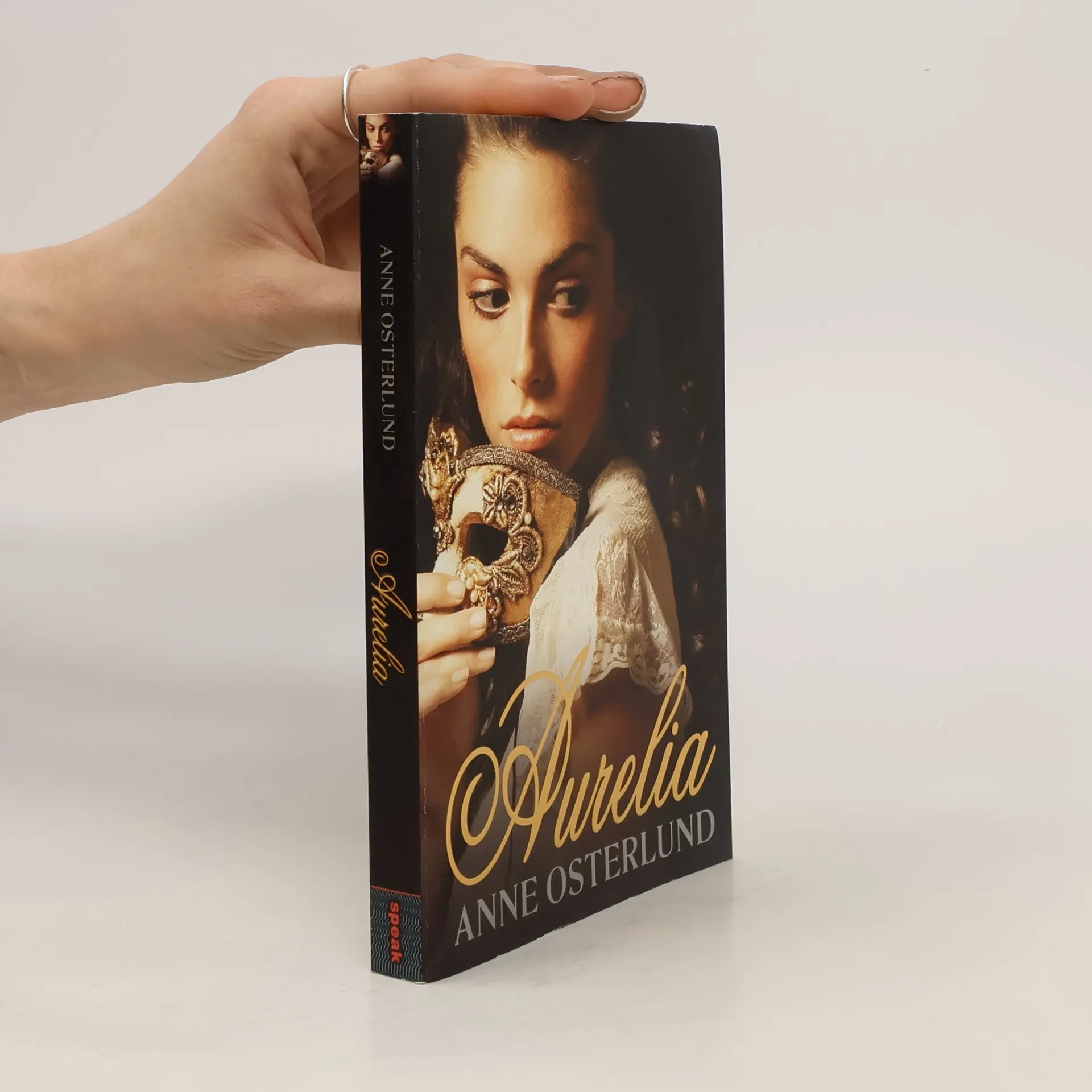 Aurelia | Book | Paperback | Anne Osterlund | EN