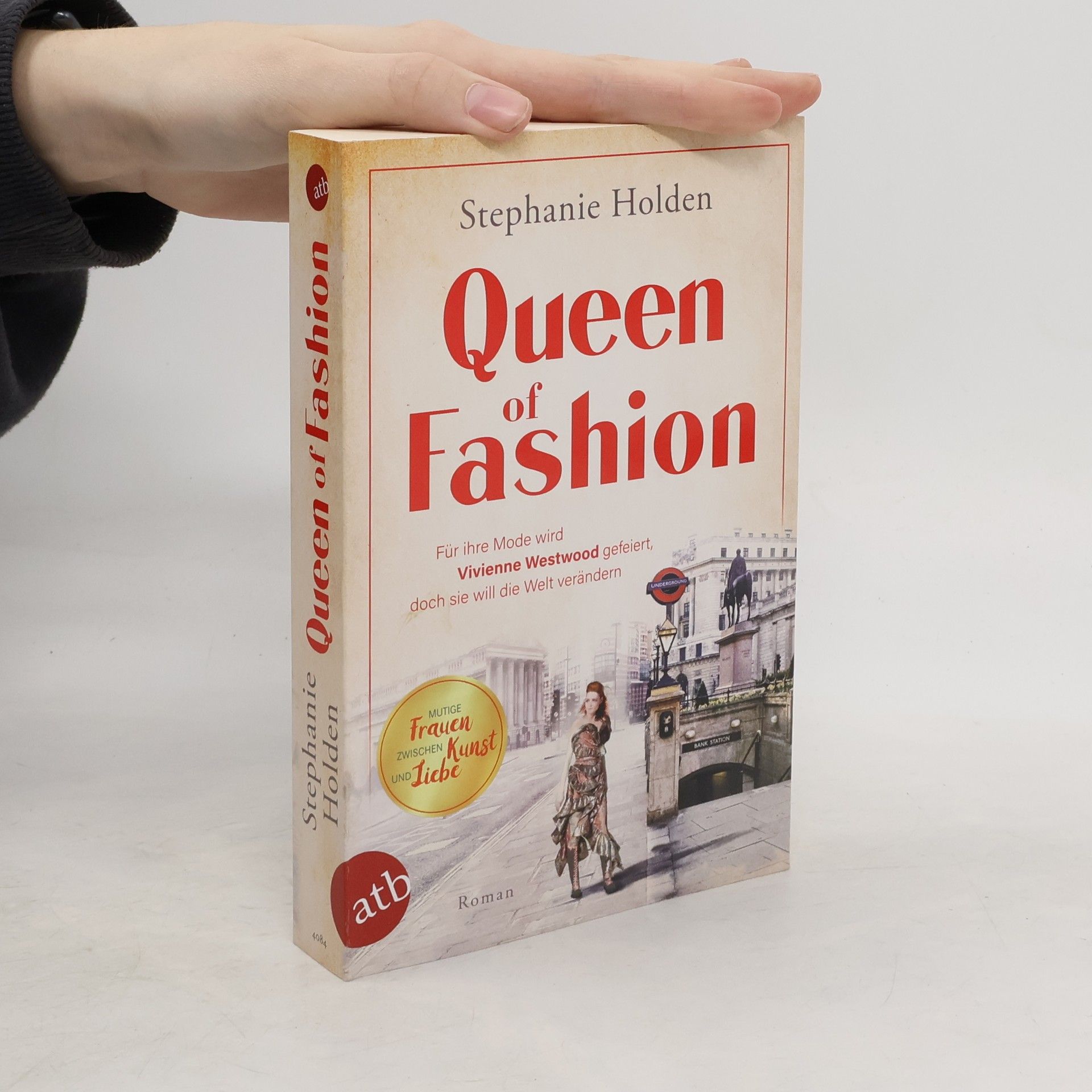 Stephanie Holden Queen of Fashion