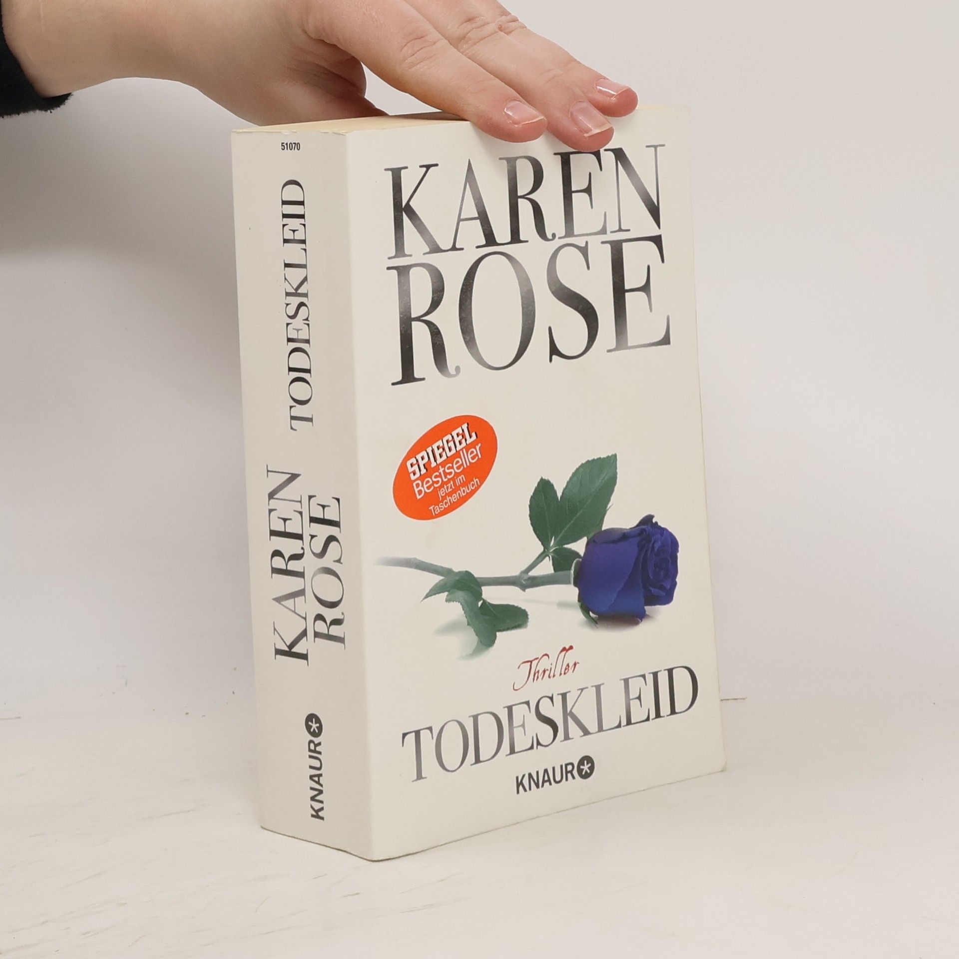 Karen Rose Todeskleid