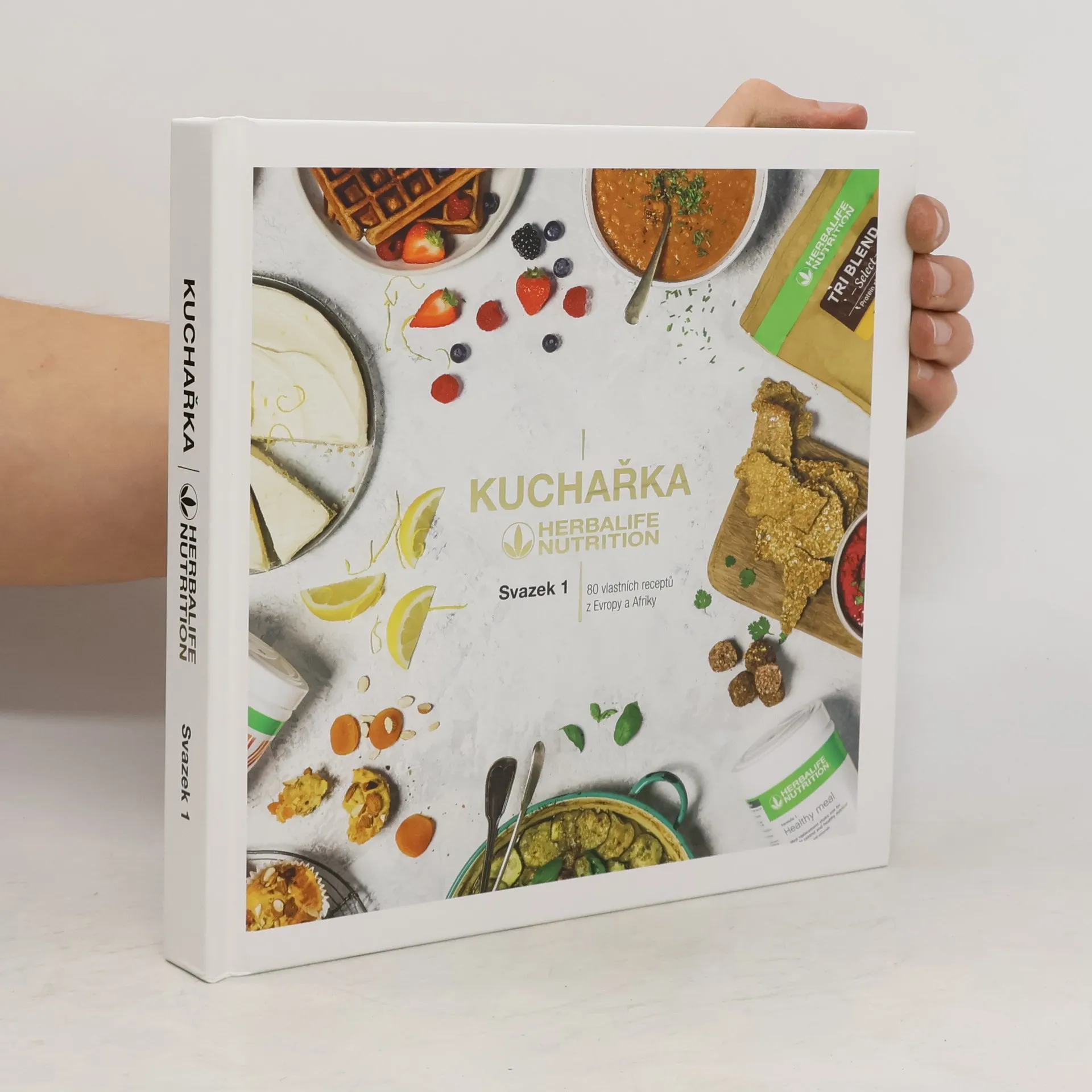 Kuchařka: 80 vlastních receptů z Evropy a Afriky | Libro | Copertina rigida | kolektiv | CS