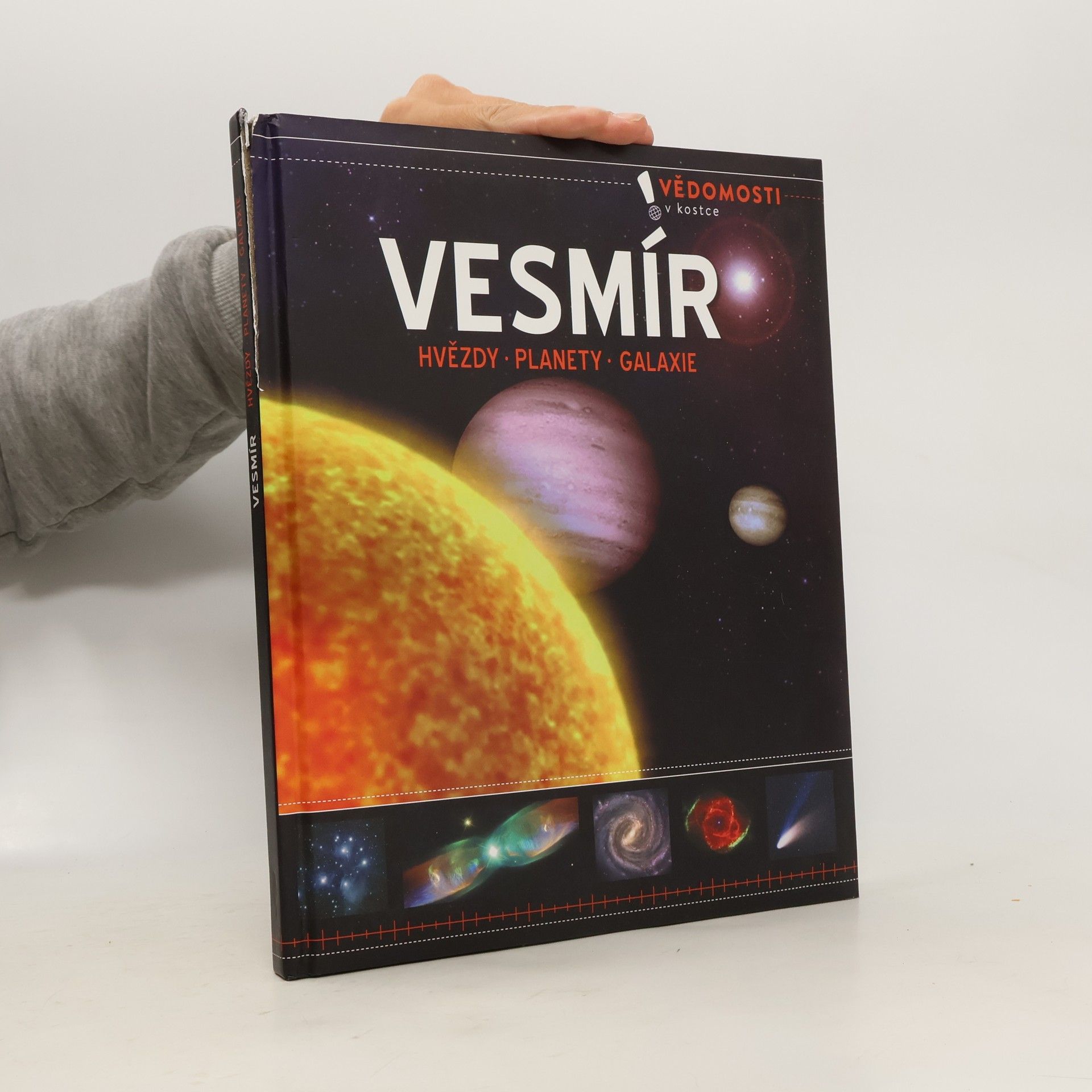 Autores varios Vesmír