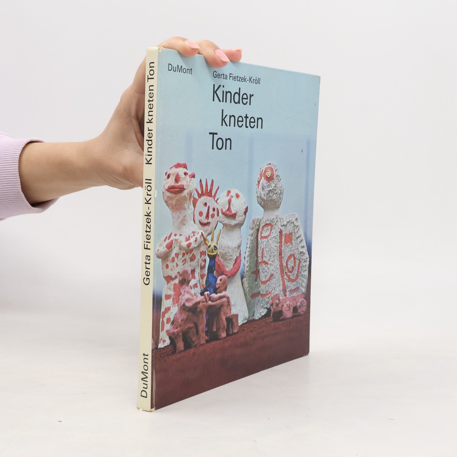 Gerta Fietzek-Kröll Kinder kneten Ton