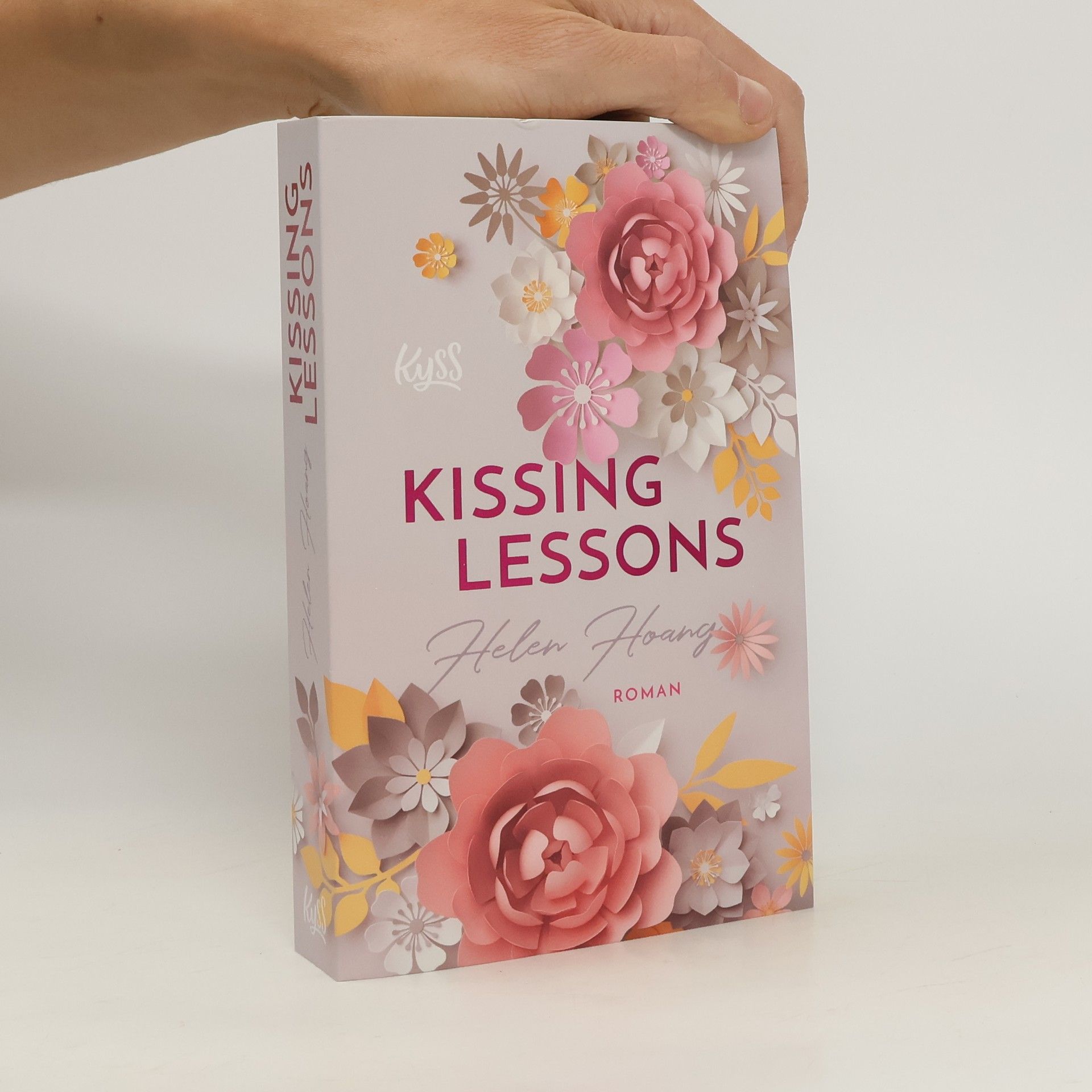 Helen Hoang Kissing lessons