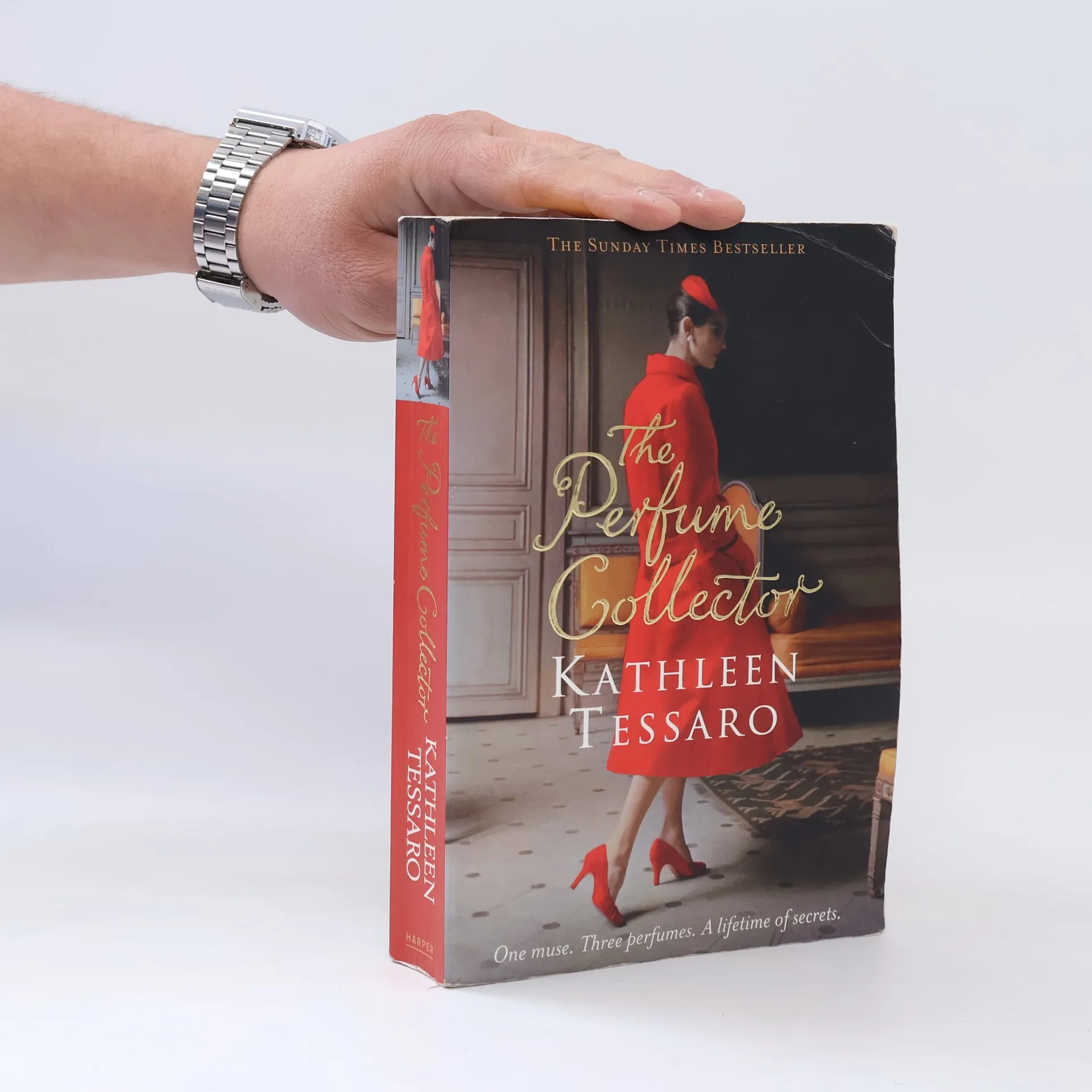 The Perfume Collector | Book | Paperback | Kathleen Tessaro | EN