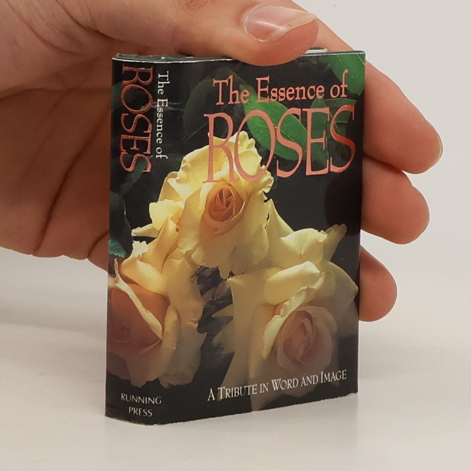 Collectif d'auteurs The Essence of Roses