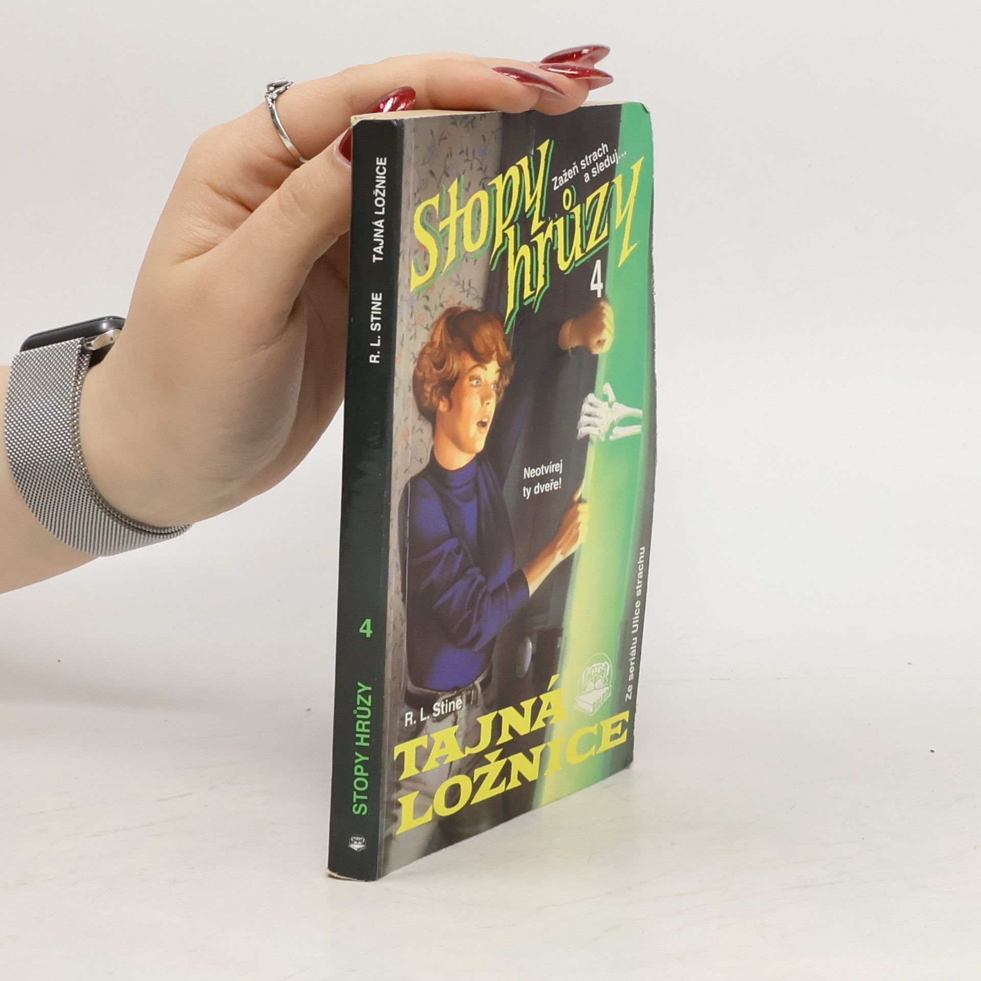R. L. Stine Tajná ložnice. Stopy hrůzy 4.