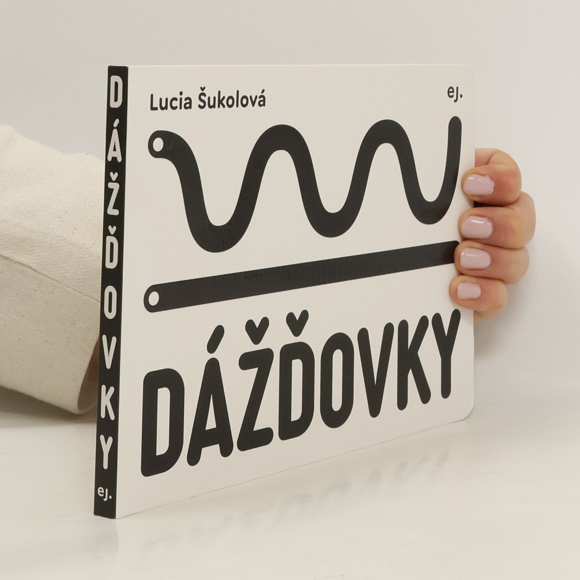 Lucia Šukolová Dážďovky