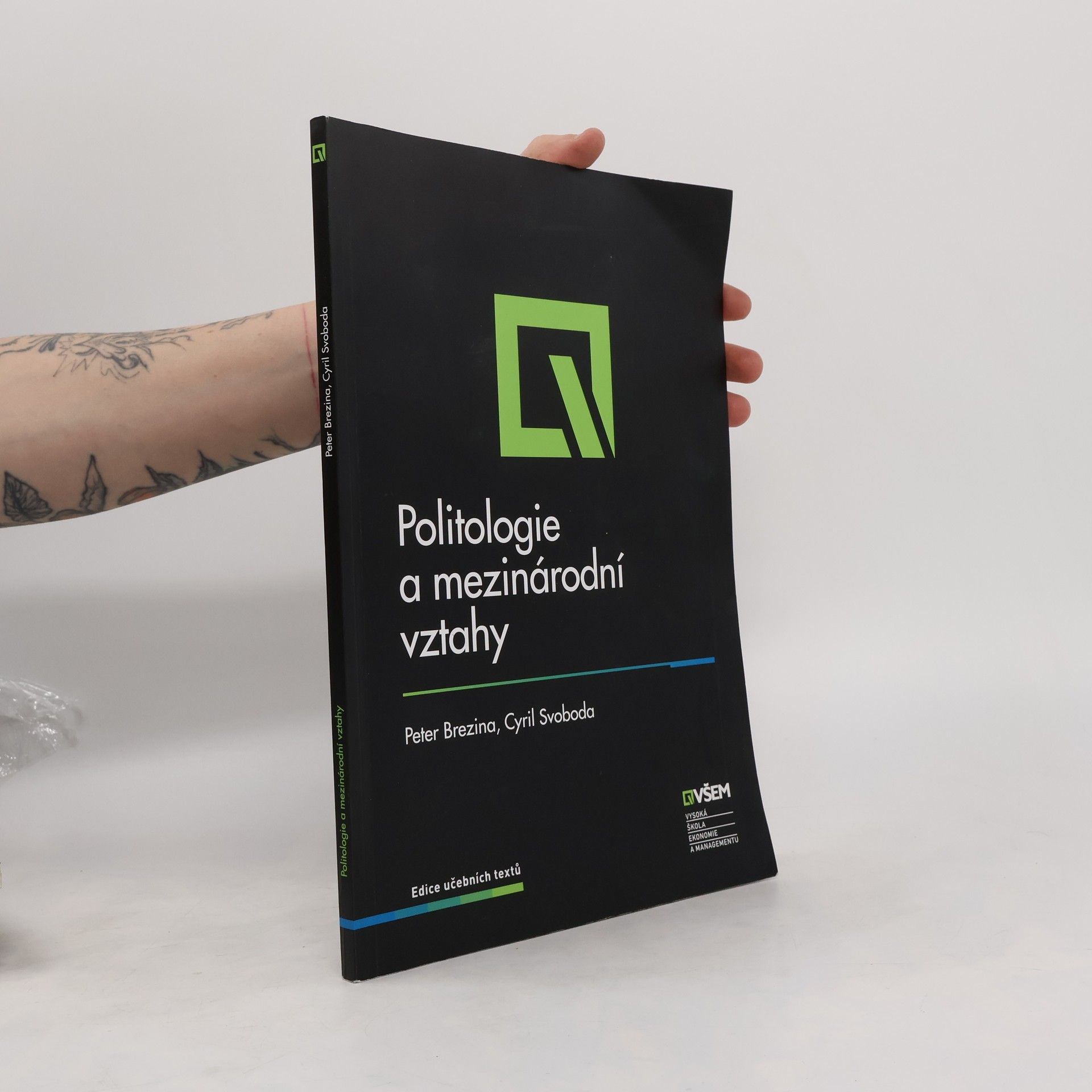 Peter Brezina Politologie a mezinárodní vztahy
