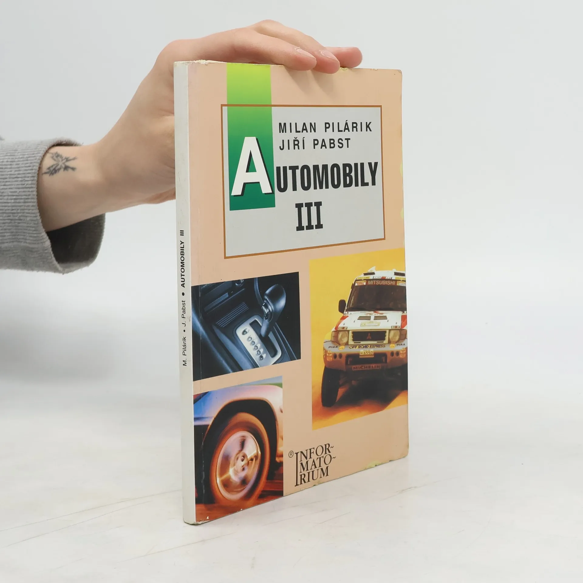 Automobily III | Kniha | mäkká | Milan Pilárik | CS