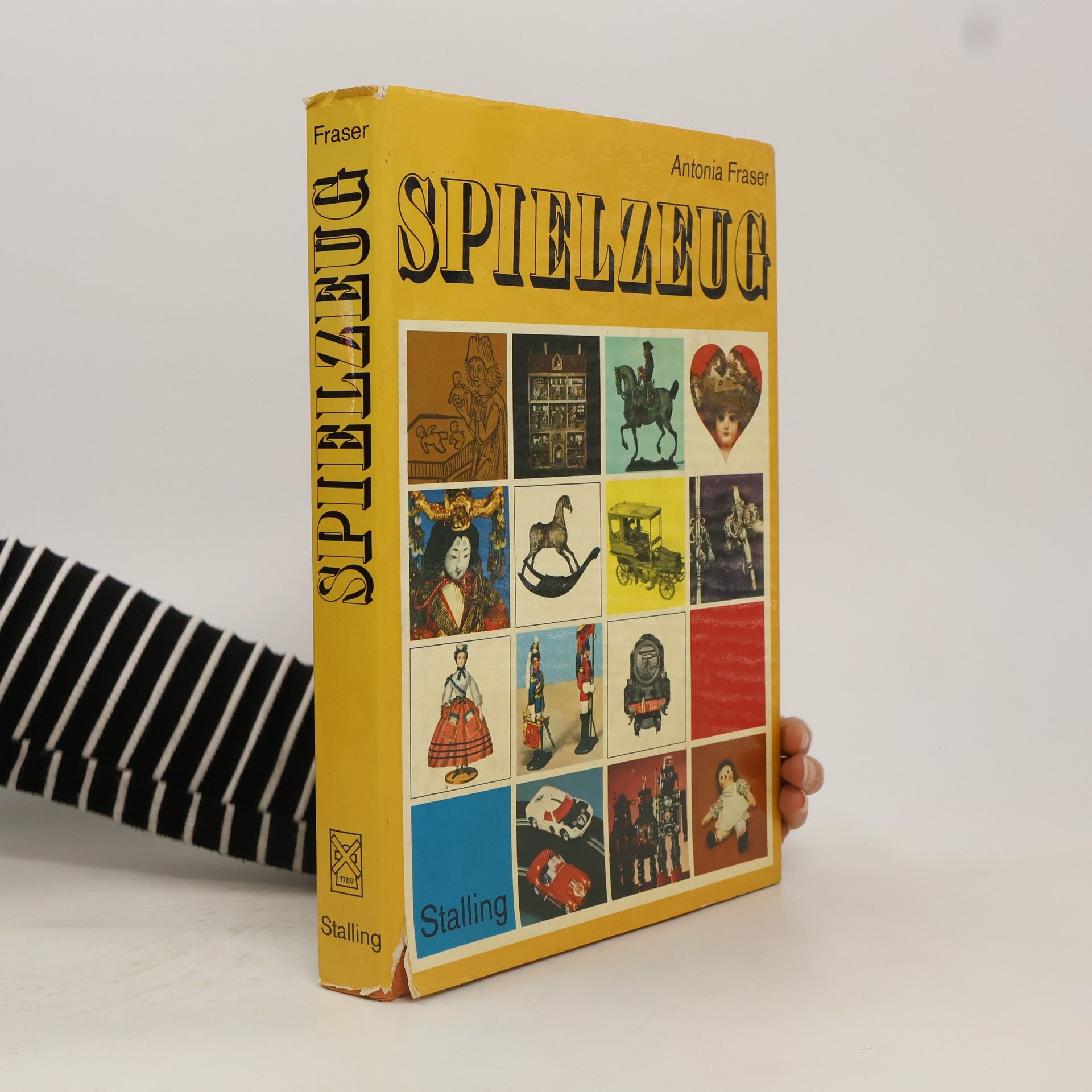 Antonia Fraser Spielzeug