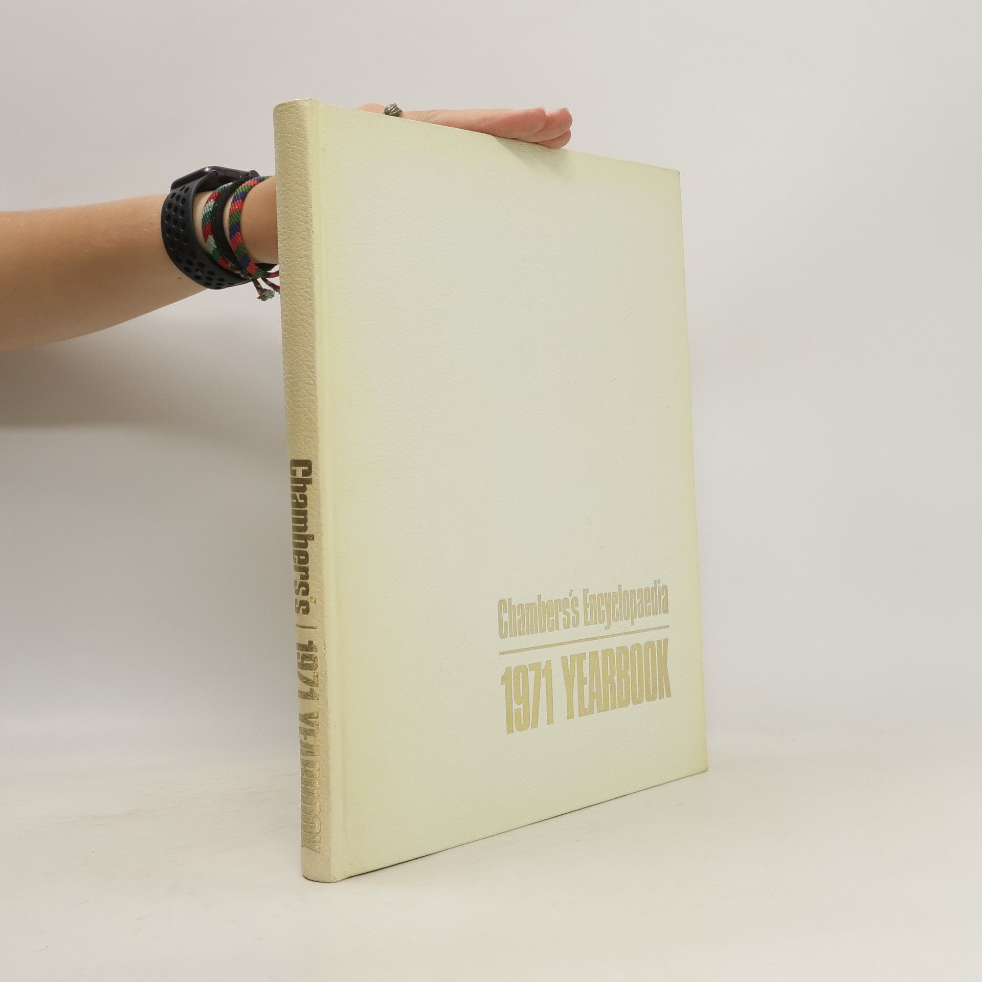 Collective Chambers's Encyclopedia Yearbook 1971