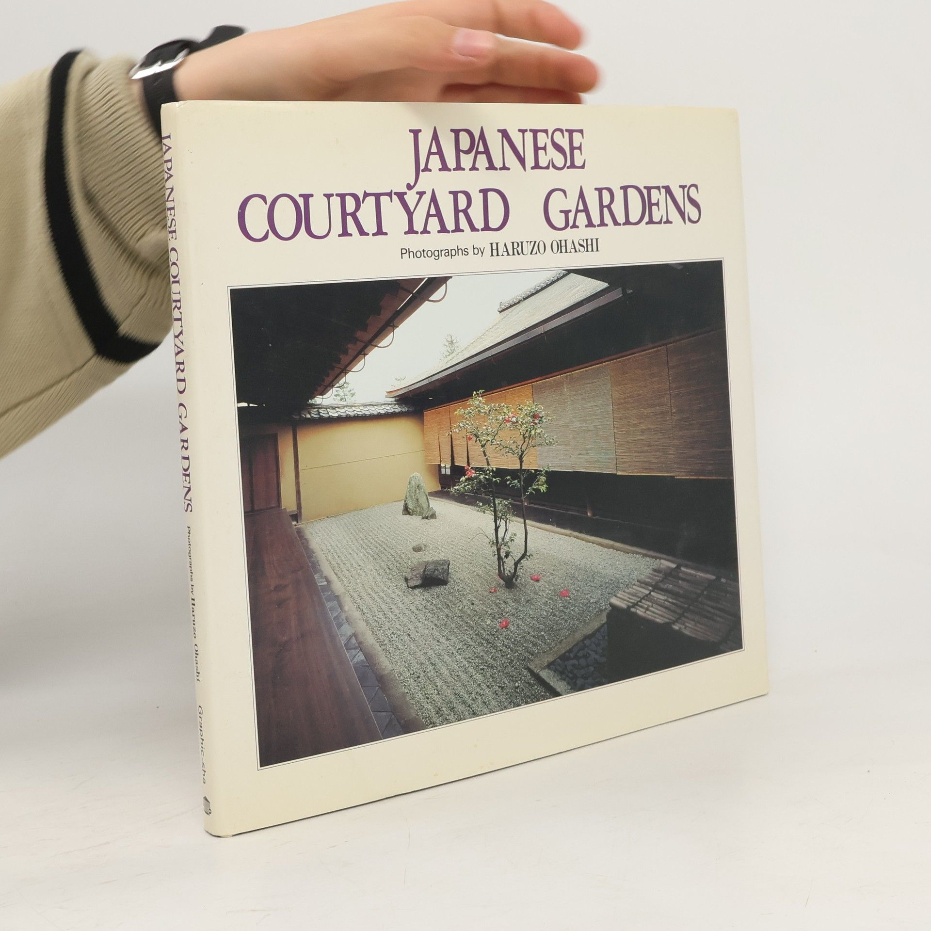 Haruzō Ōhashi Japanese Courtyard Gardens