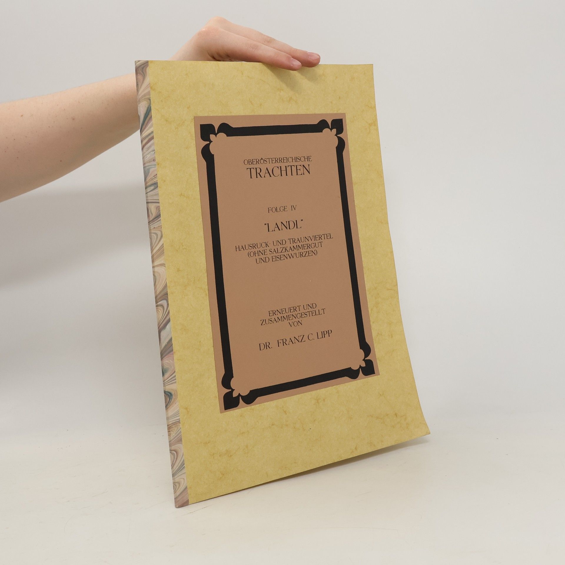 Oberösterreichische Trachten. Folge IV. "Landl"