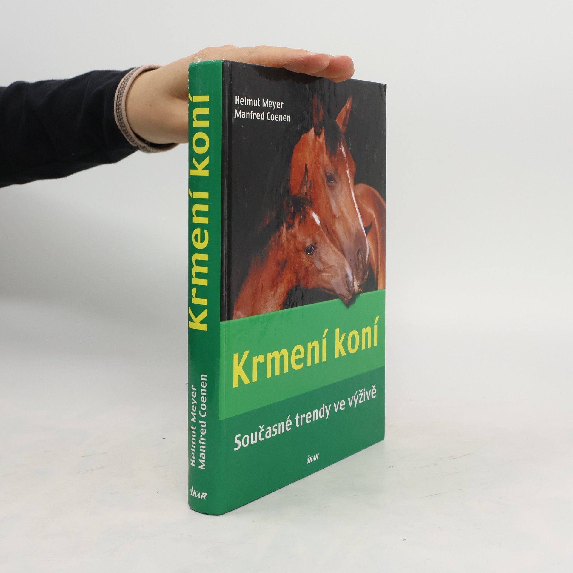 Helmut Meyer-Meinerdingen Krmení koní : současné trendy ve výživě