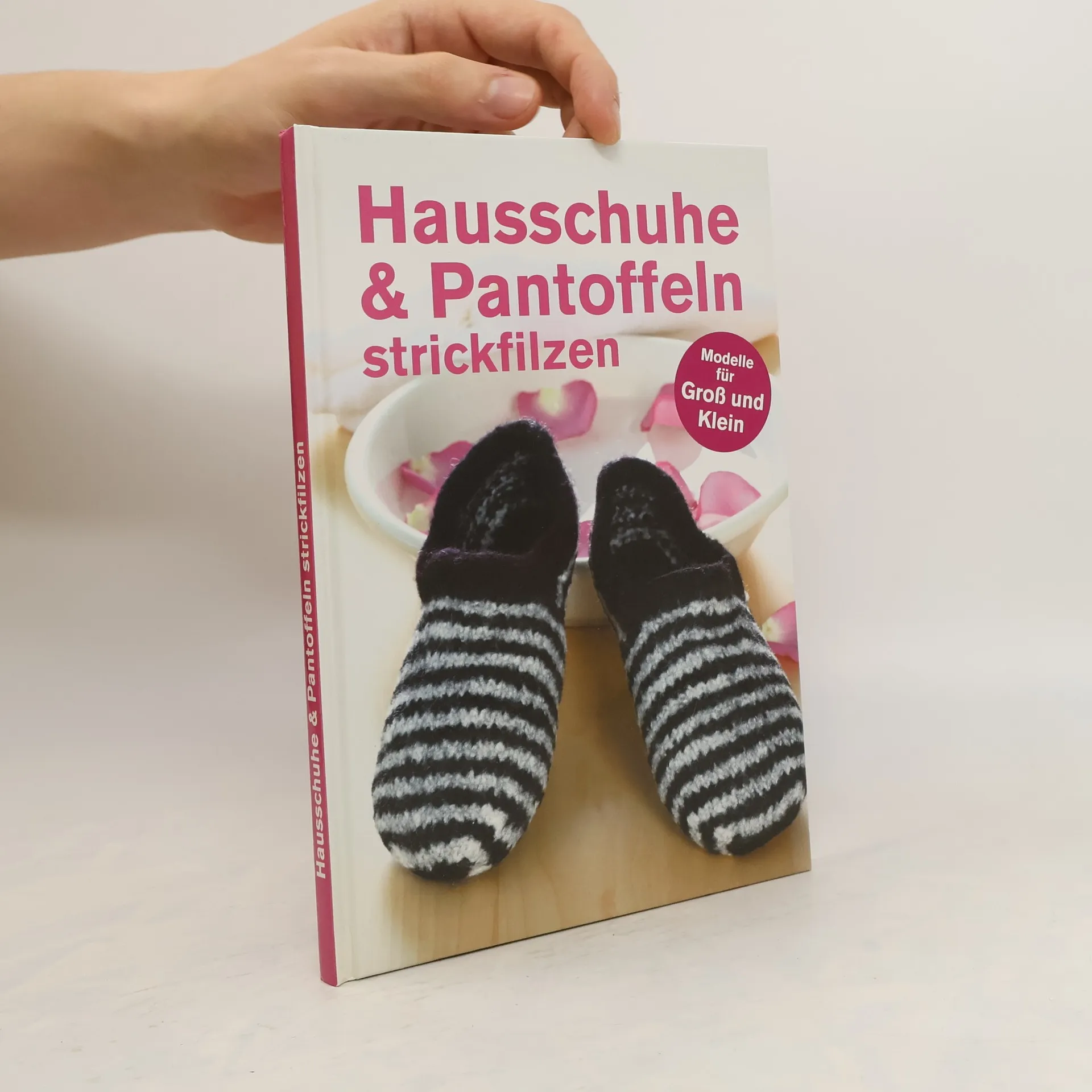 Hausschuhe & Pantoffeln | Book | Hardcover | kolektiv | DE