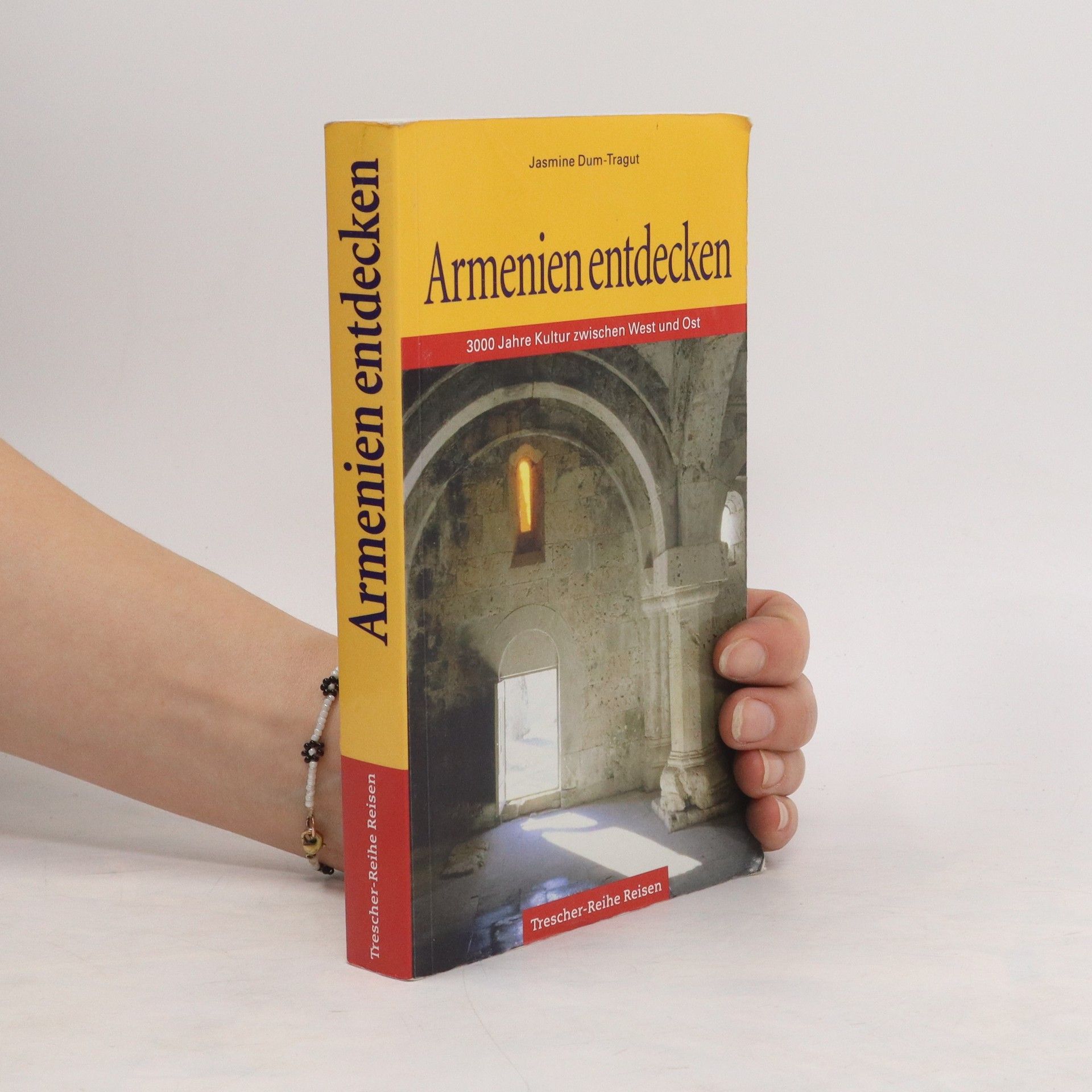 Jasmine Dum Tragut Armenien entdecken