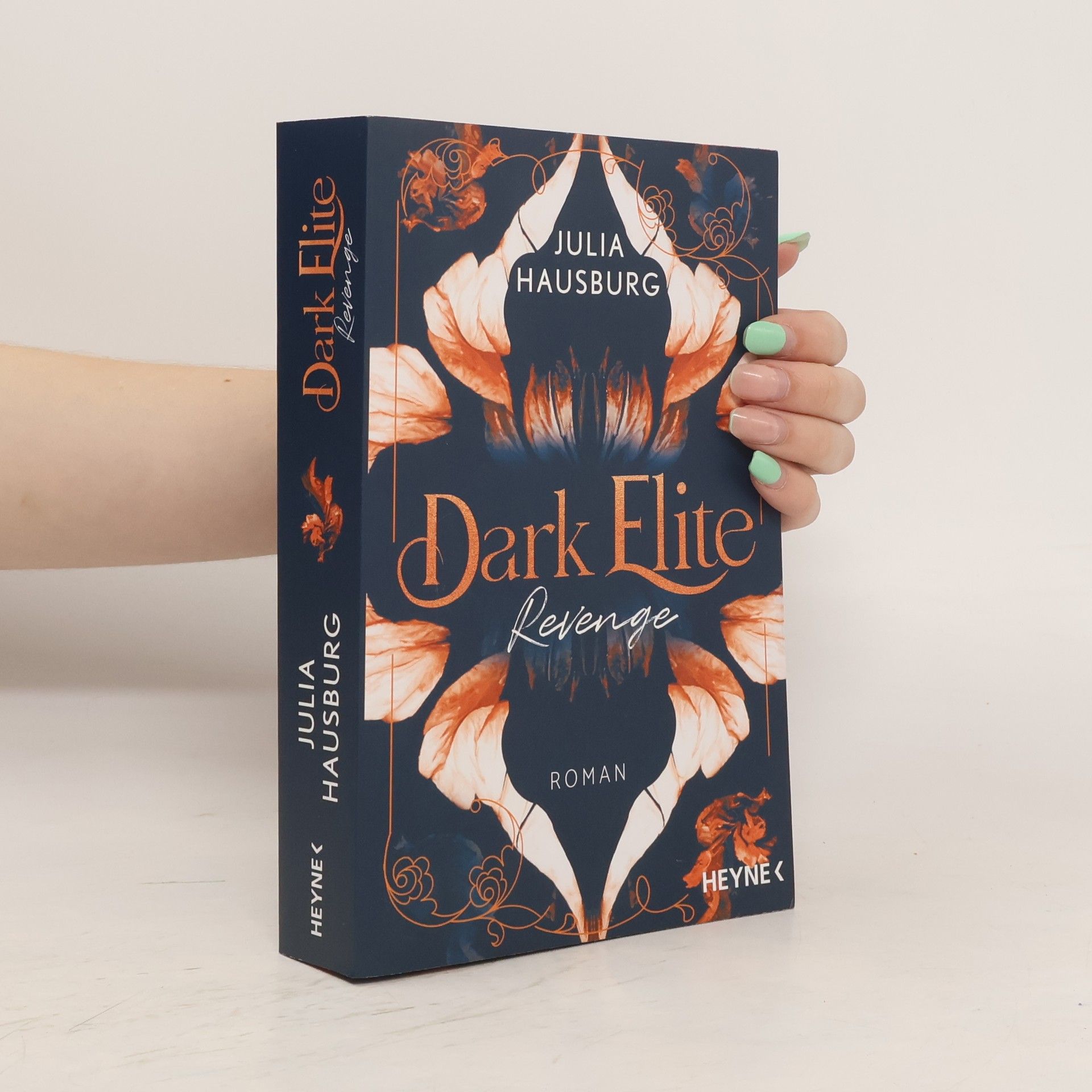 Julia Hausburg Dark Elite – Revenge