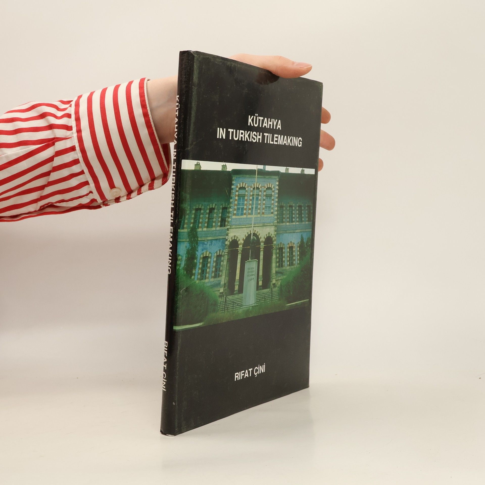 Rifat Çini Kütahya in Turkish Tilemaking