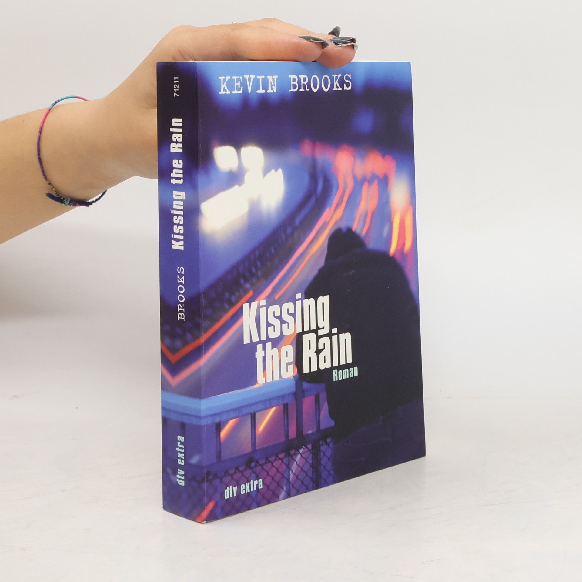 Kevin Brooks Kissing the Rain
